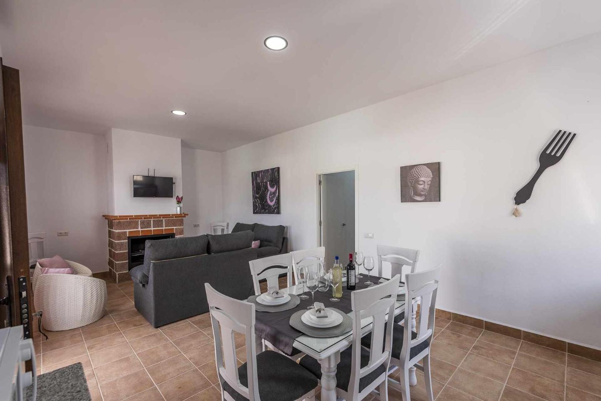 Four-Bedroom House photo 2