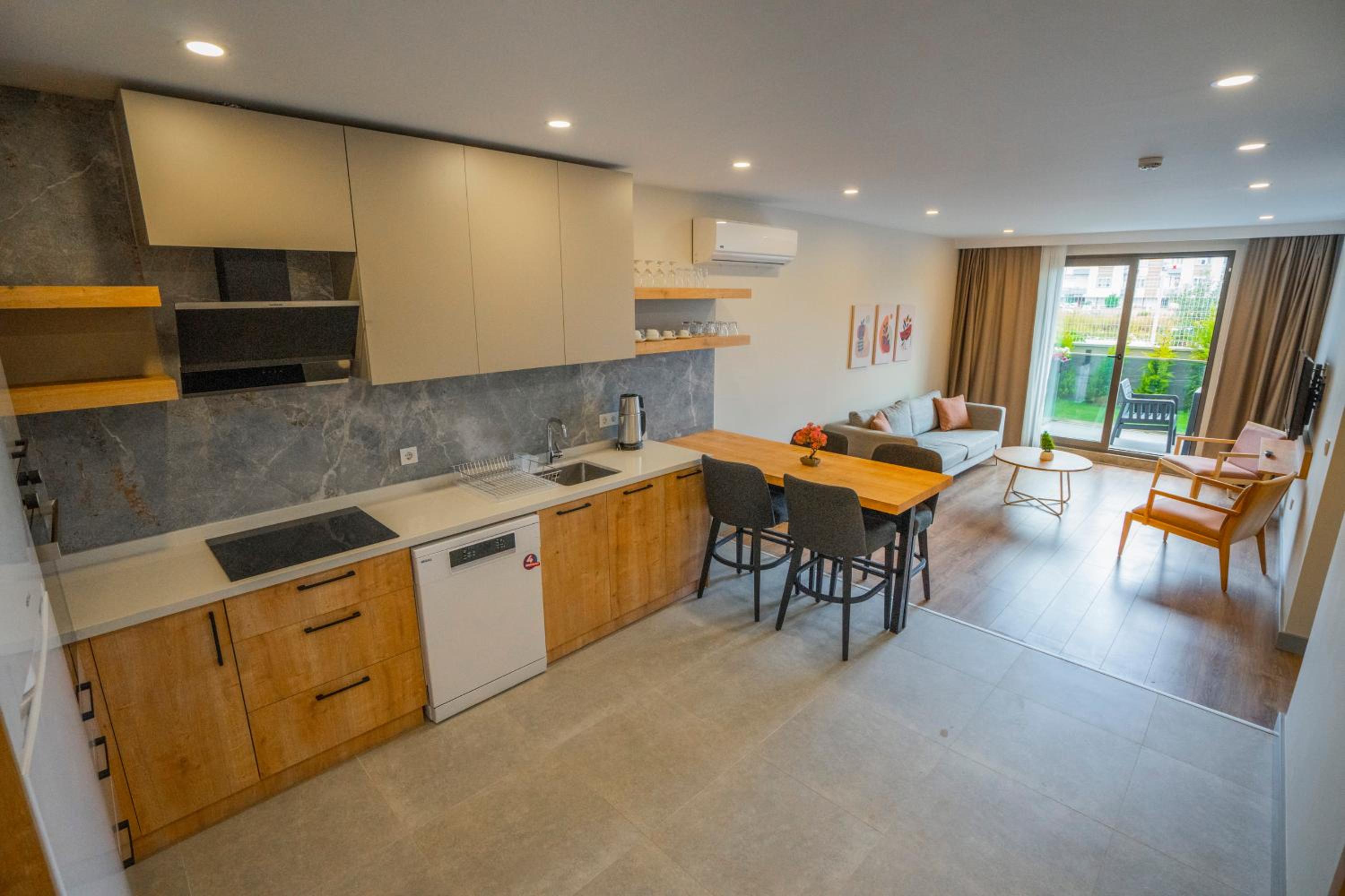 Deluxe Two-Bedroom Apartment with Garden View