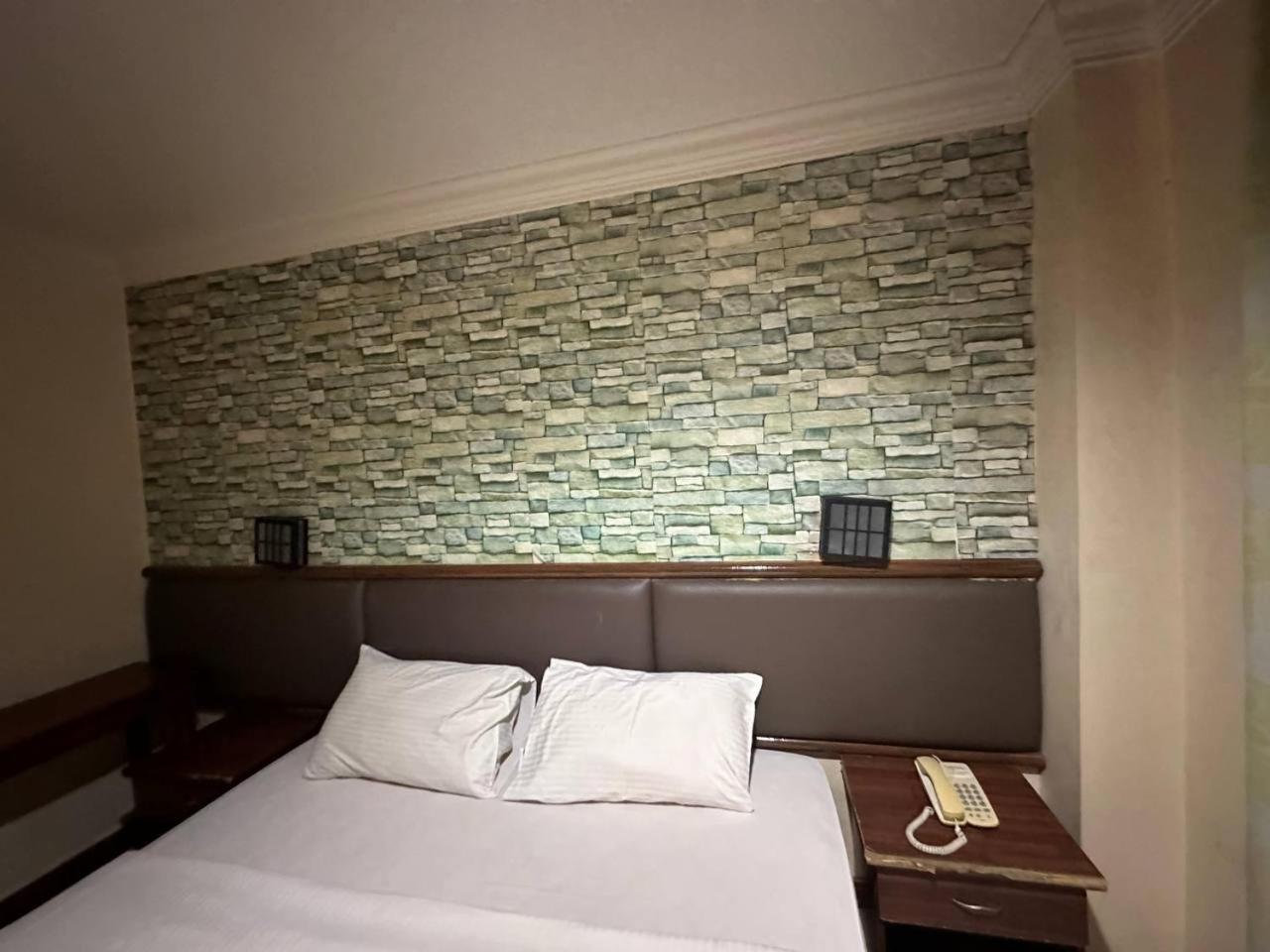 Deluxe King Room photo 1