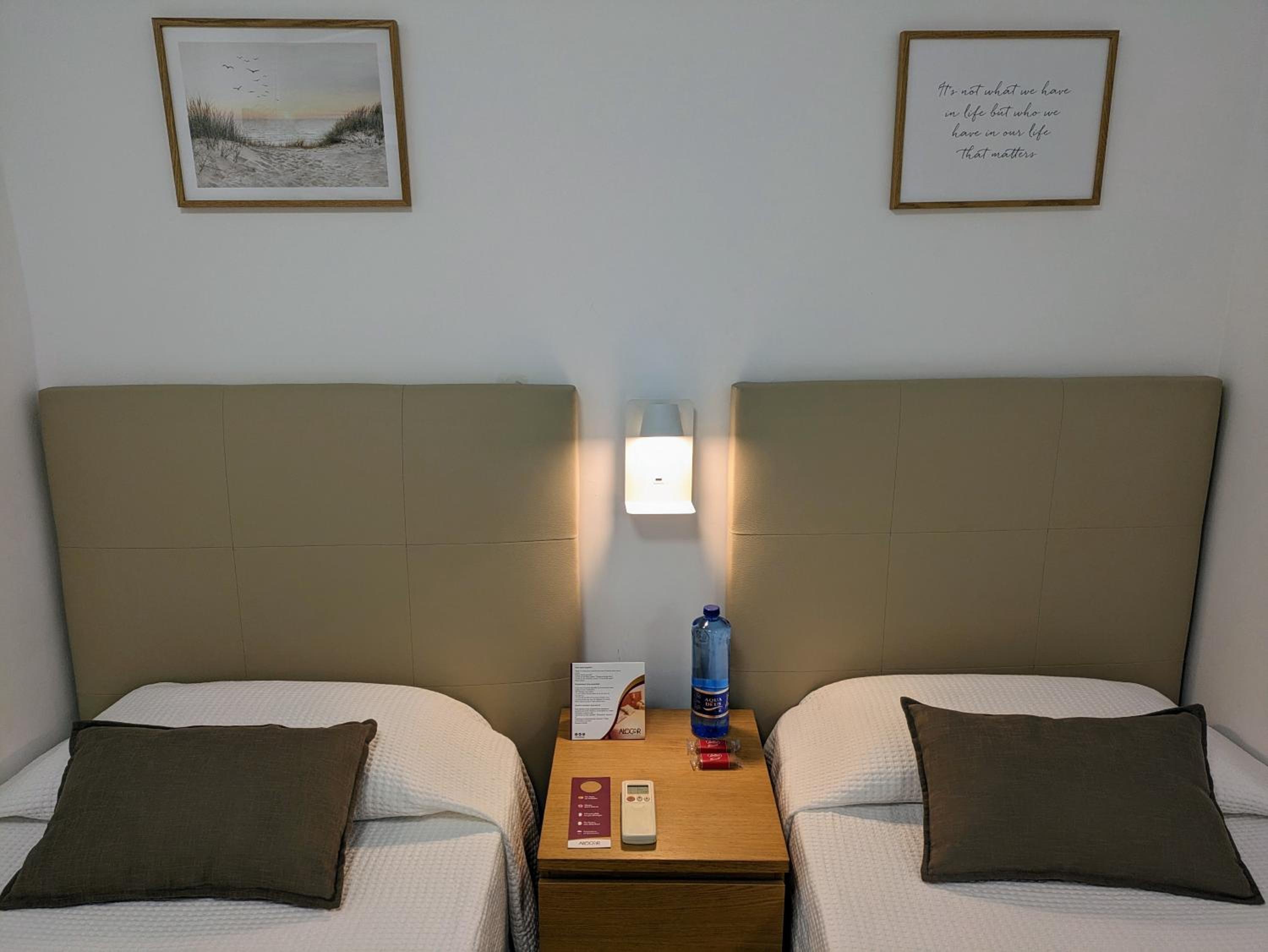 Twin Room with Shared Bathroom photo 2