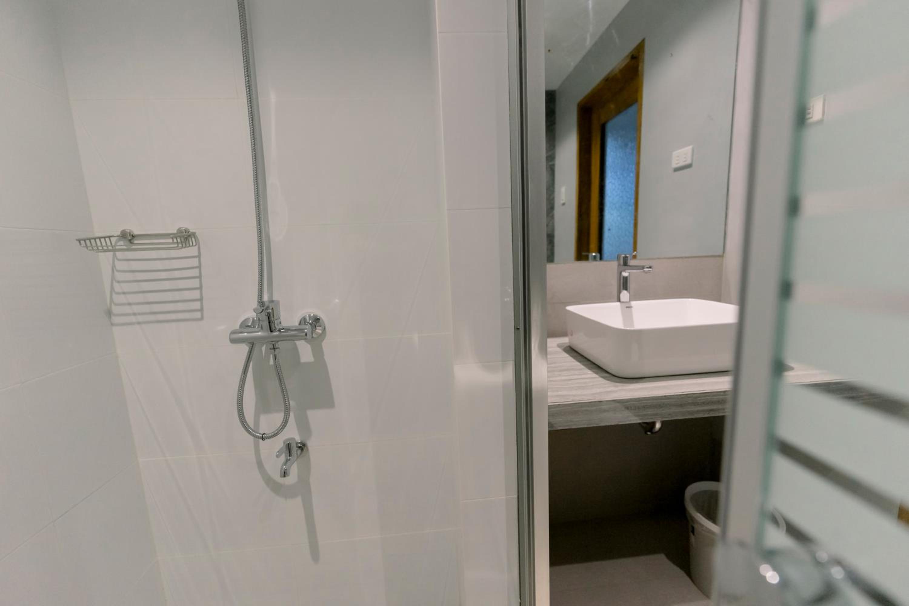 Deluxe Twin Room - Photo 2