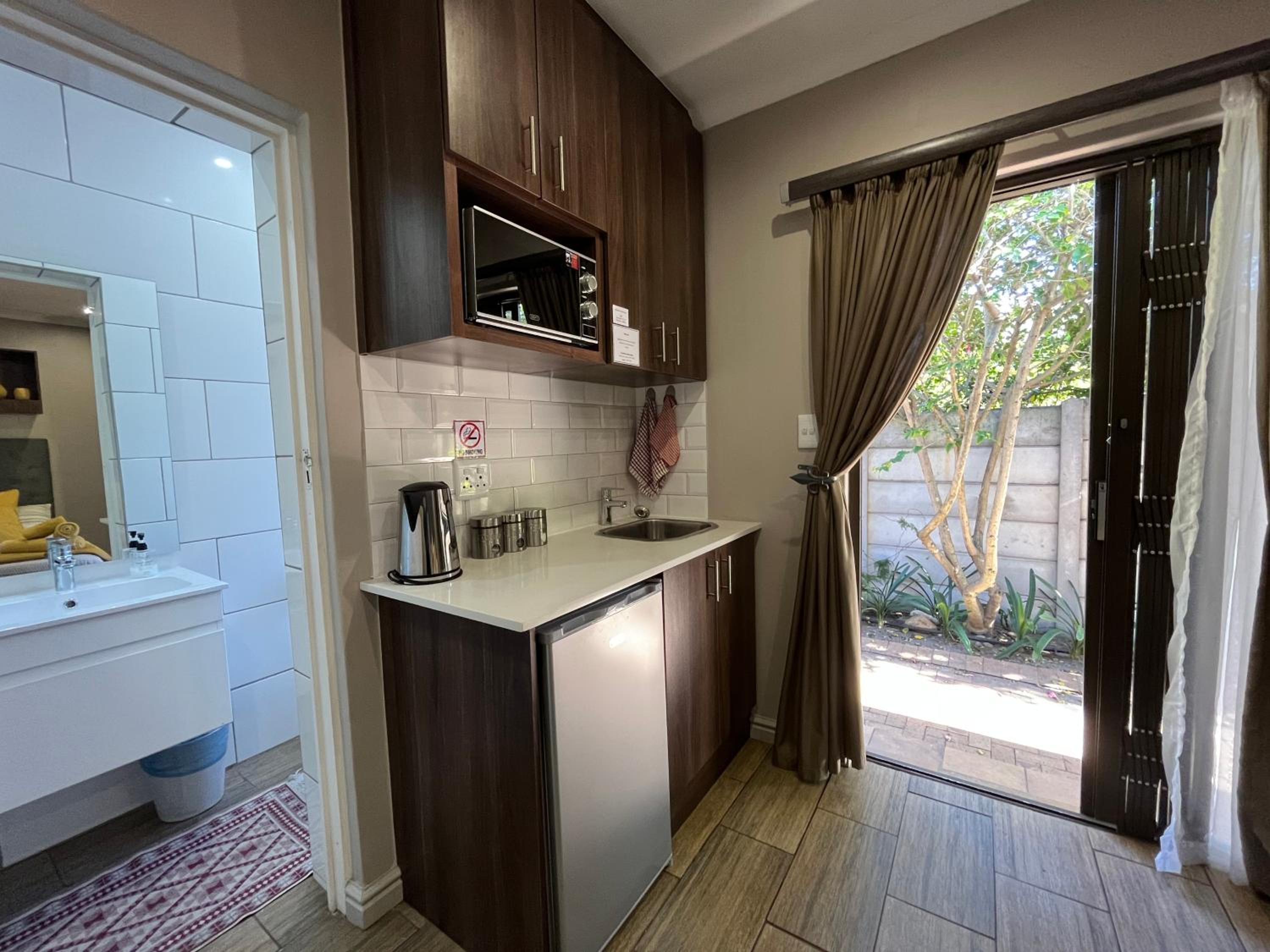 Budget Double Room photo 2