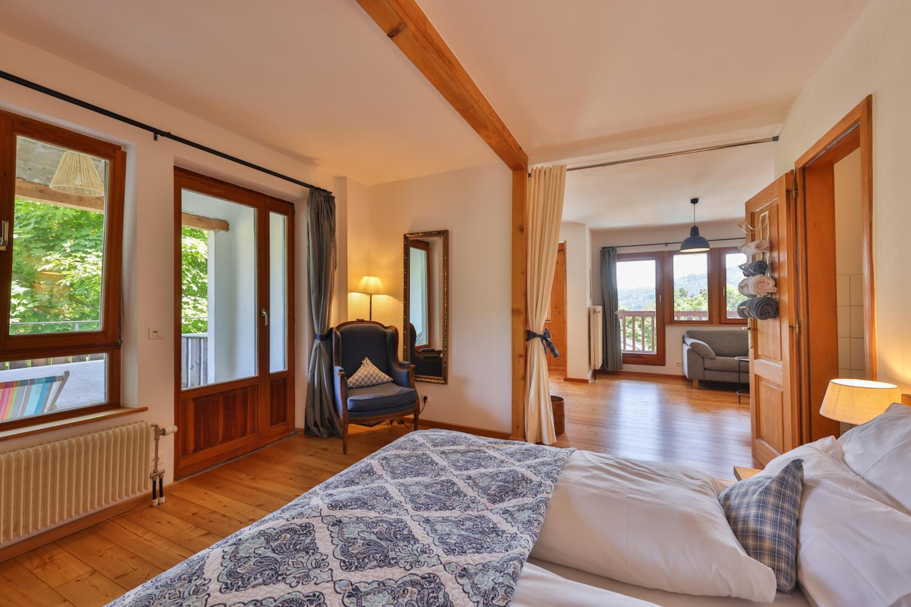 Deluxe Double Room with Balcony photo 2