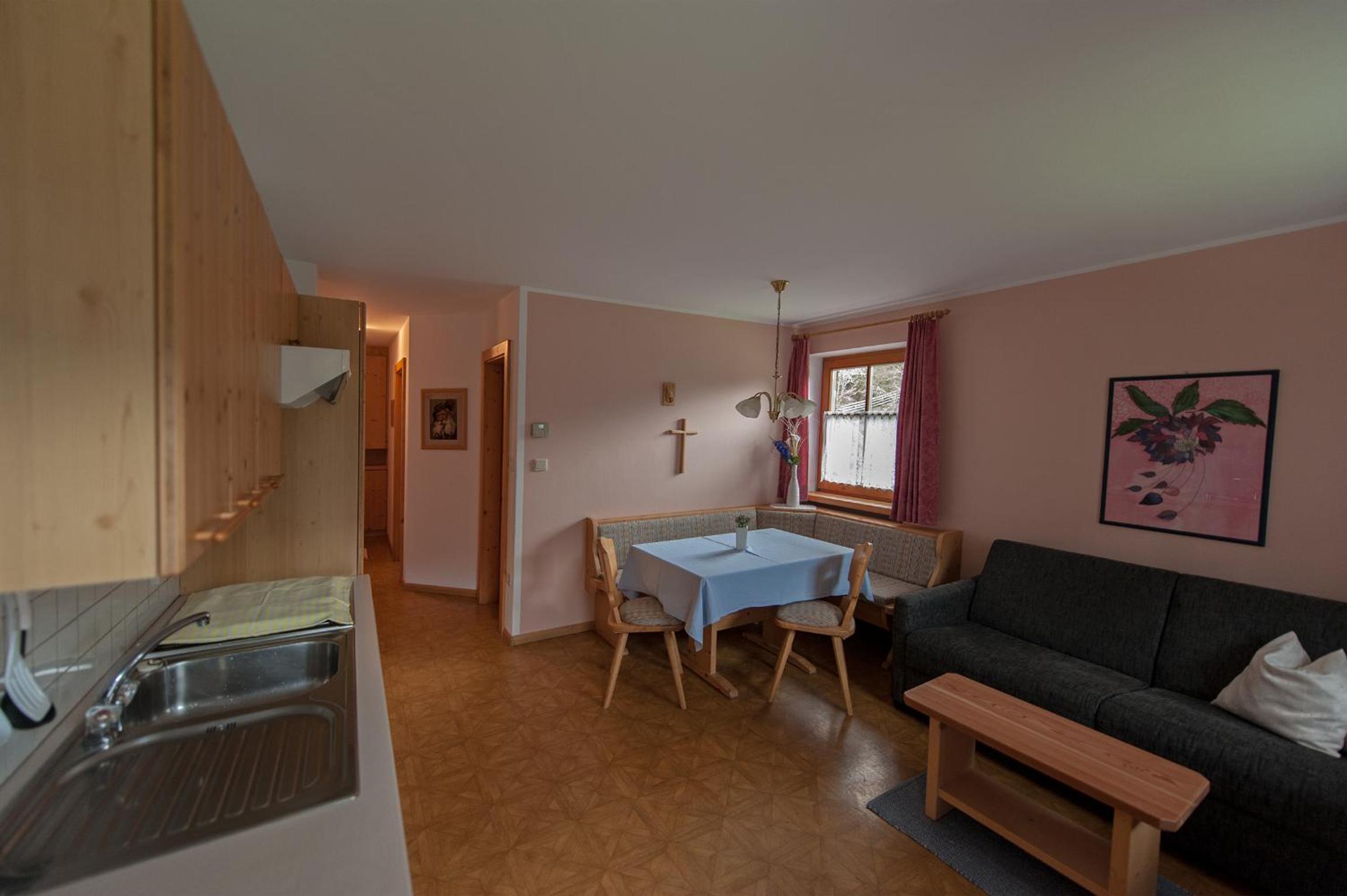 One-Bedroom Apartment photo 2
