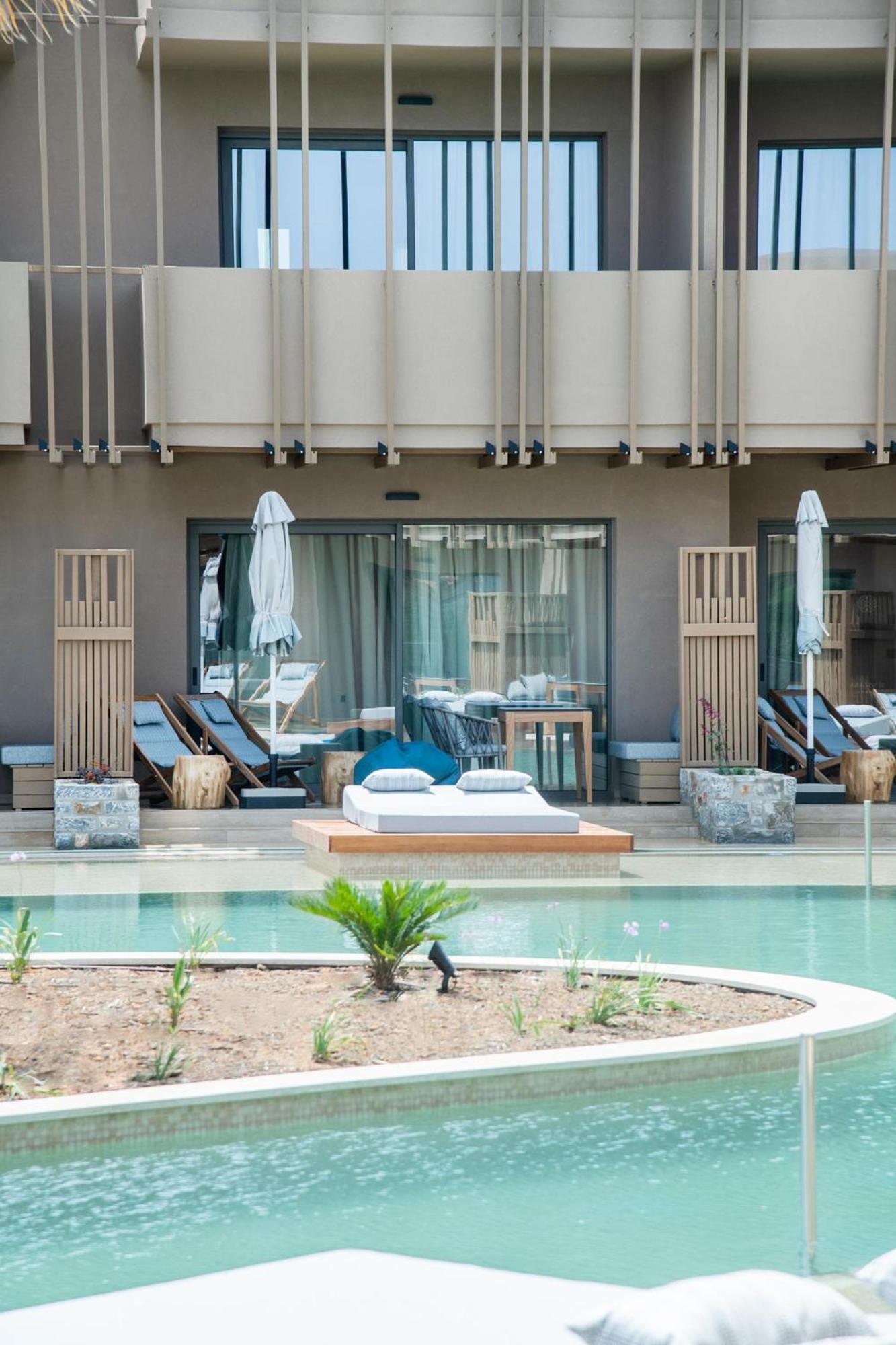 Petite Suite with Pool Access - Photo 31
