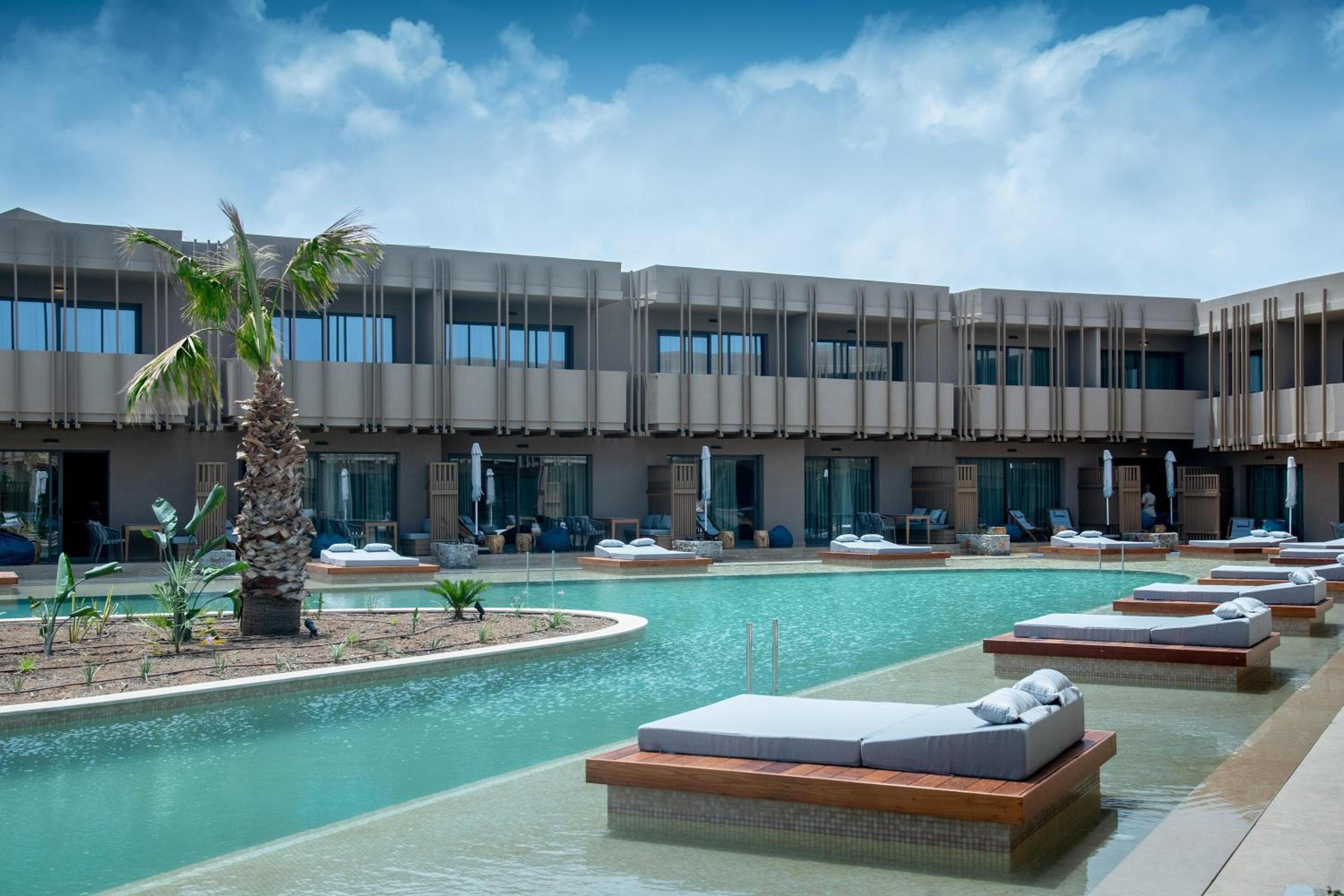 Petite Suite with Pool Access - Photo 26