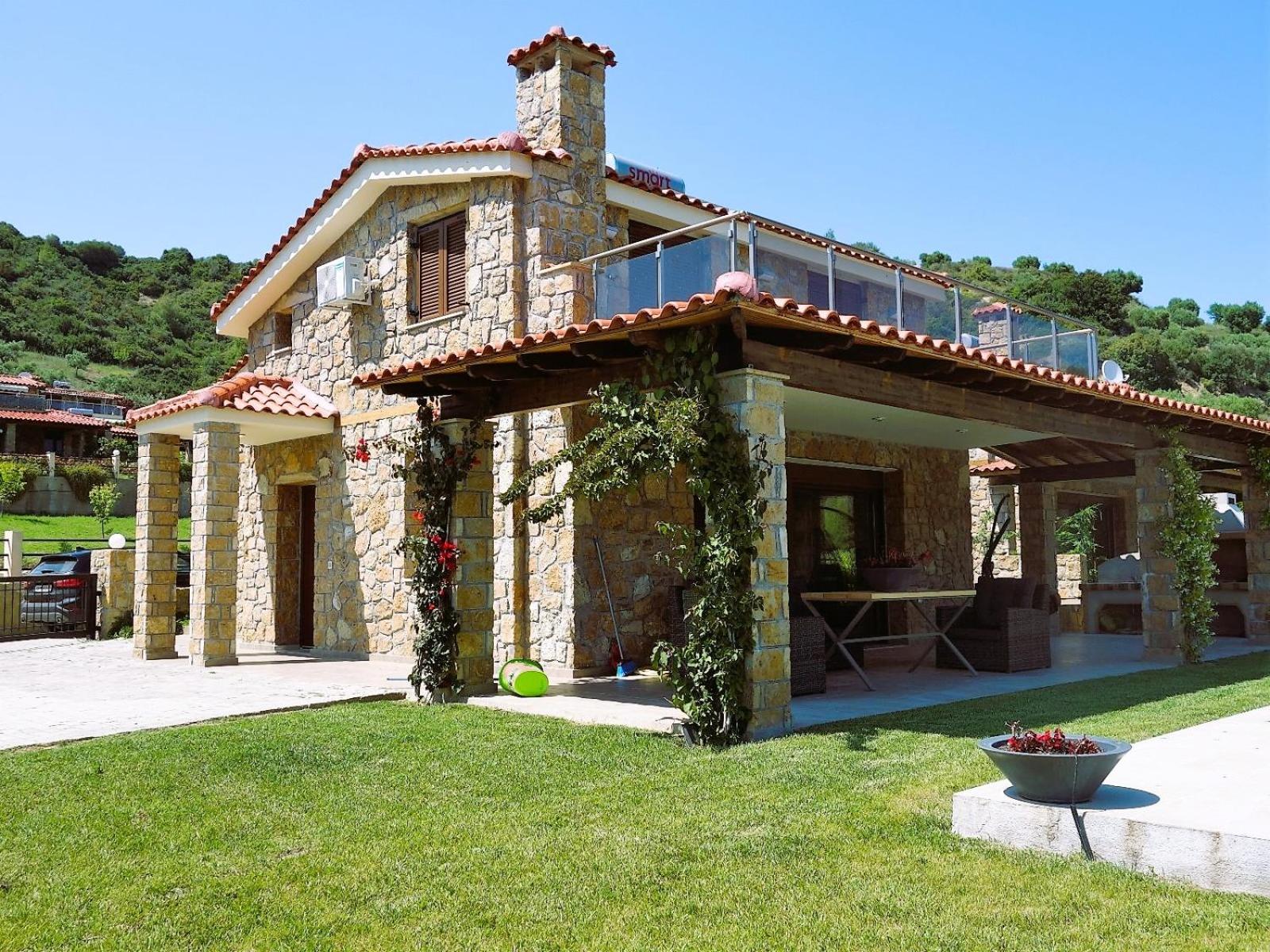 Villa photo 2