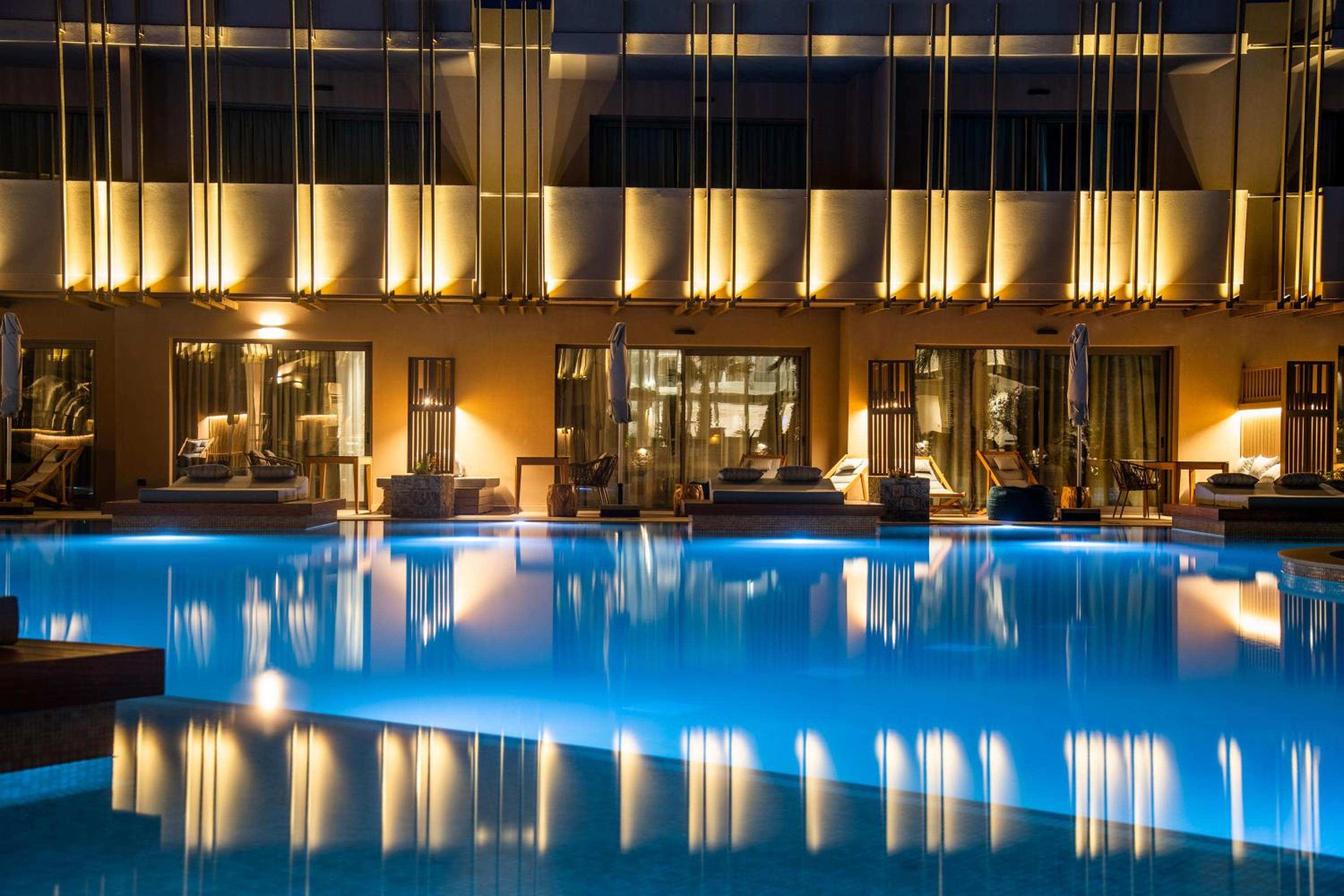 Petite Suite with Pool Access - Photo 18