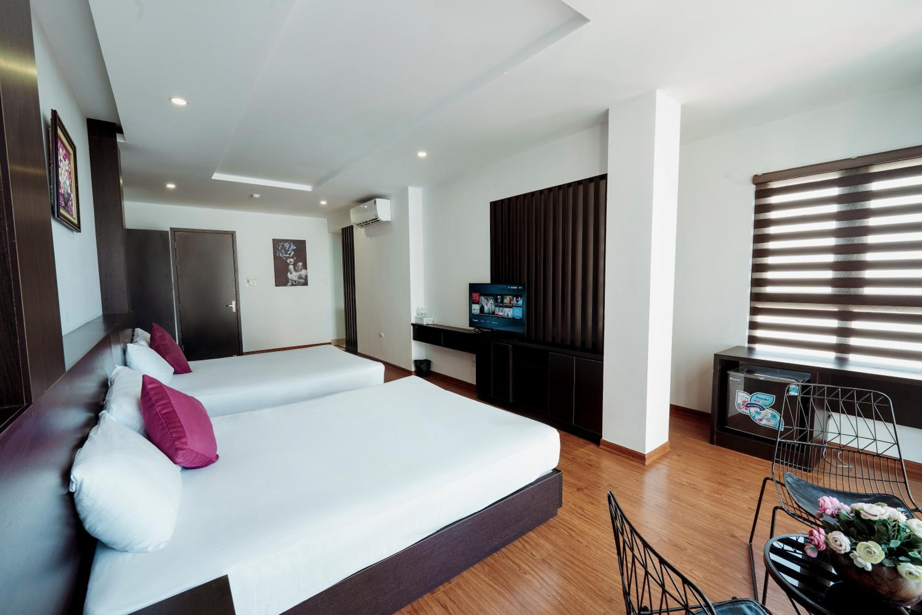 Quadruple Room with Sea View - Photo 5