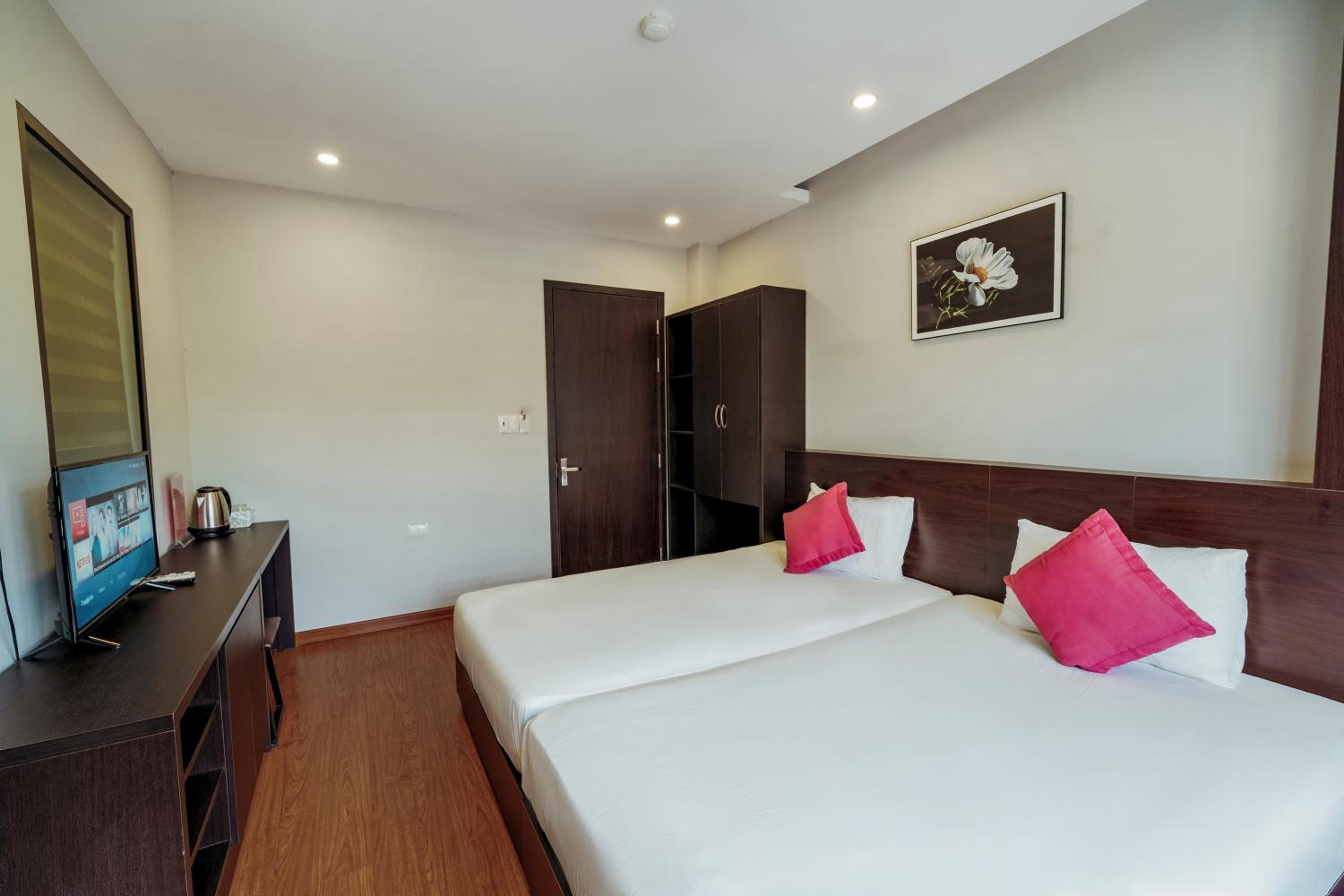 Standard Twin Room - Photo 3