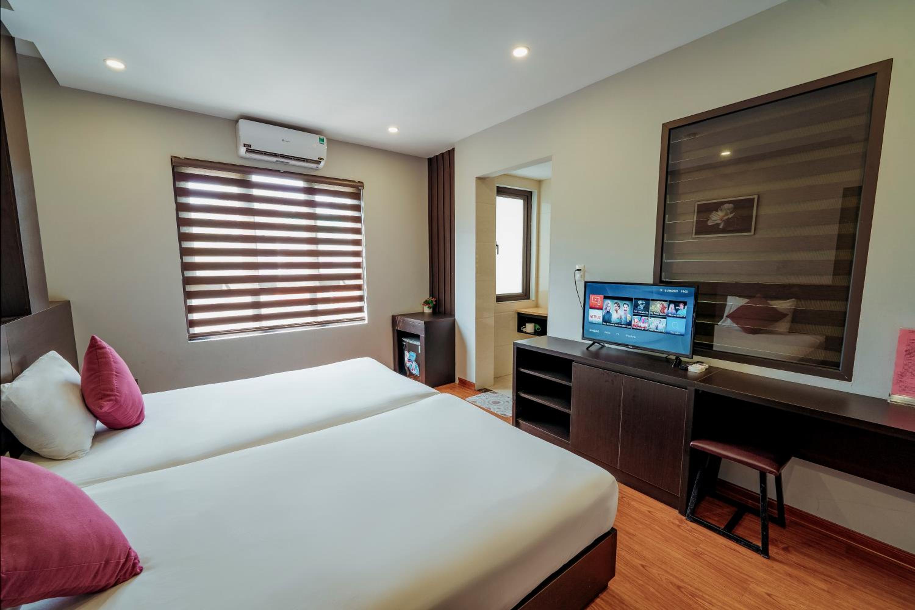 Standard Twin Room - Photo 2