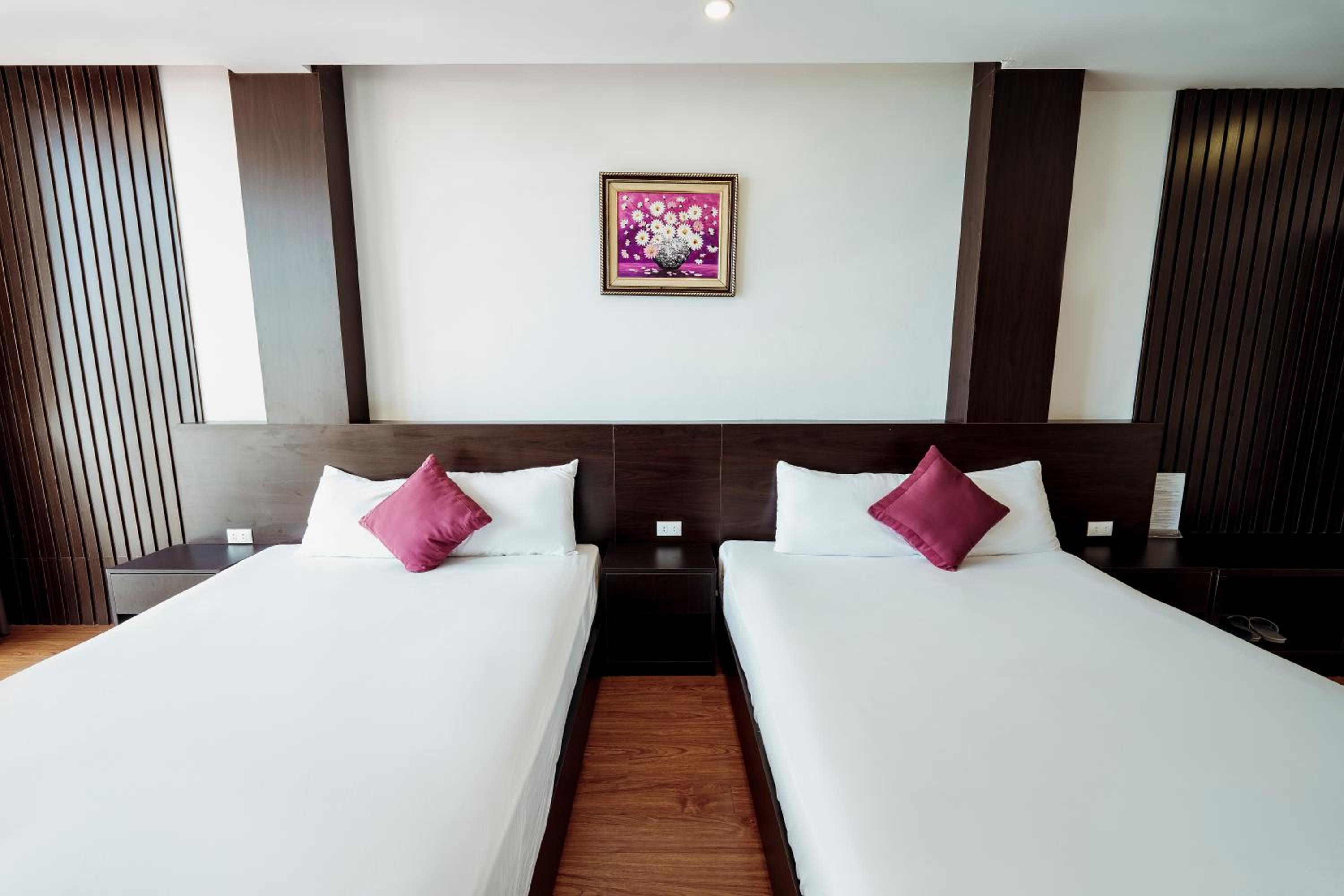 Quadruple Room with Sea View - Photo 2