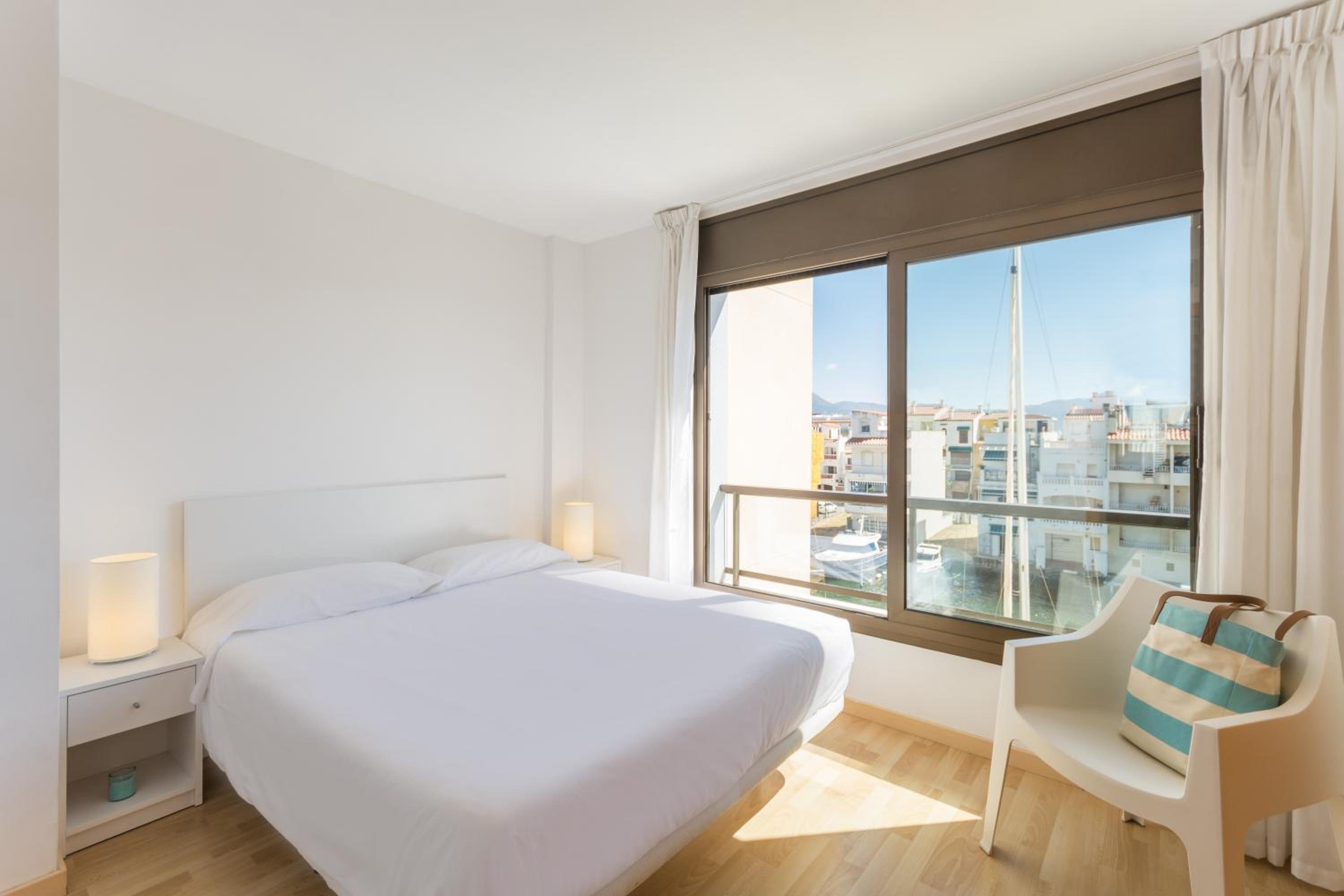 Two-Bedroom Apartment (2-6 Adults)