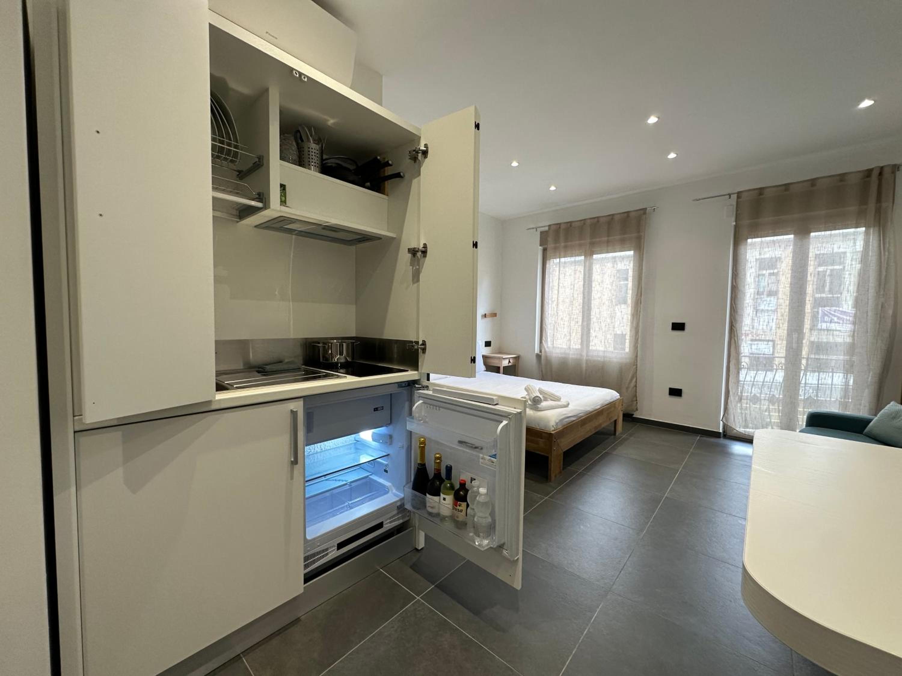 Studio Apartment - Photo 13
