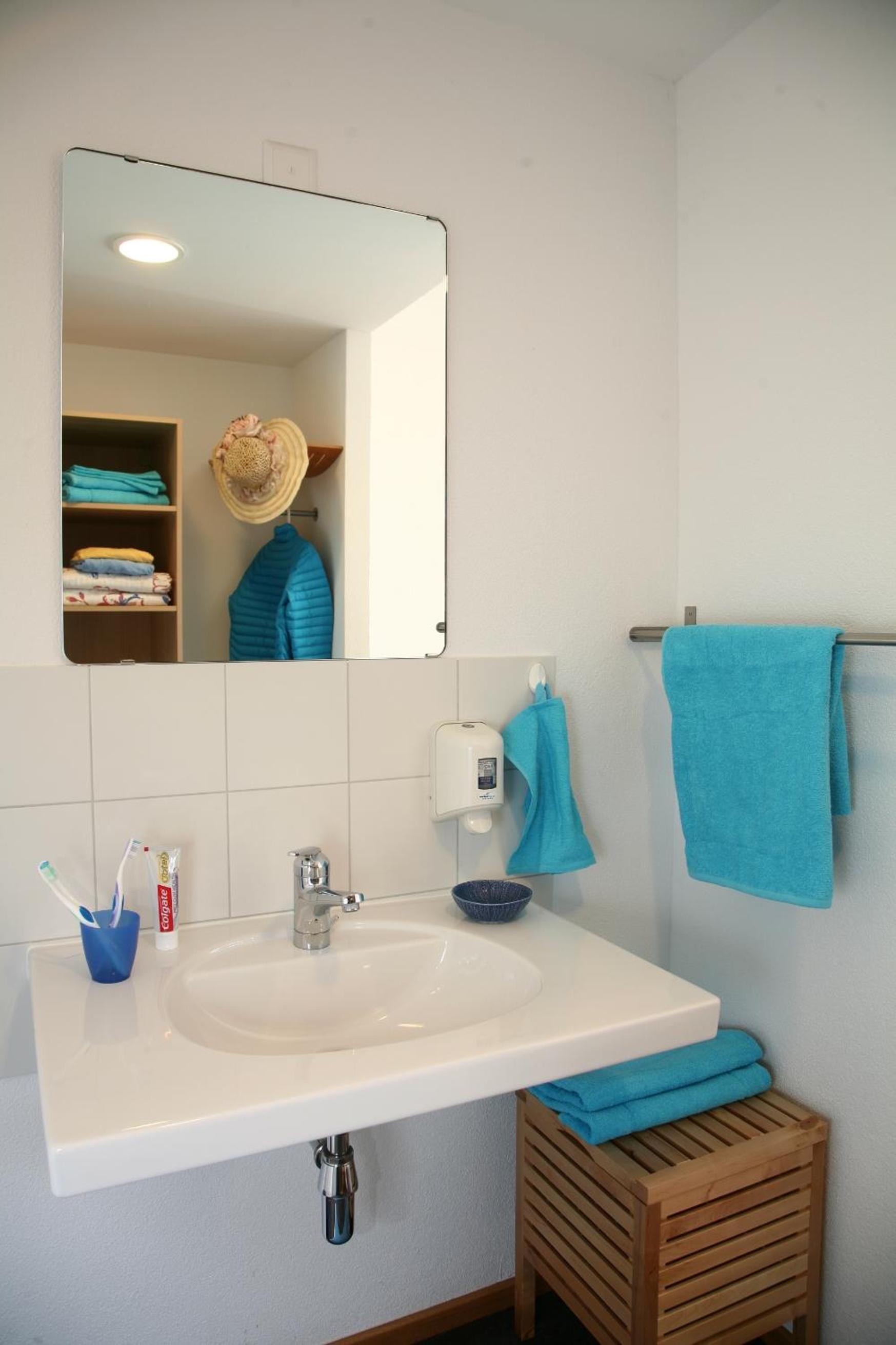 Single Bed in Female Dormitory Room with Shared Bathroom photo 3