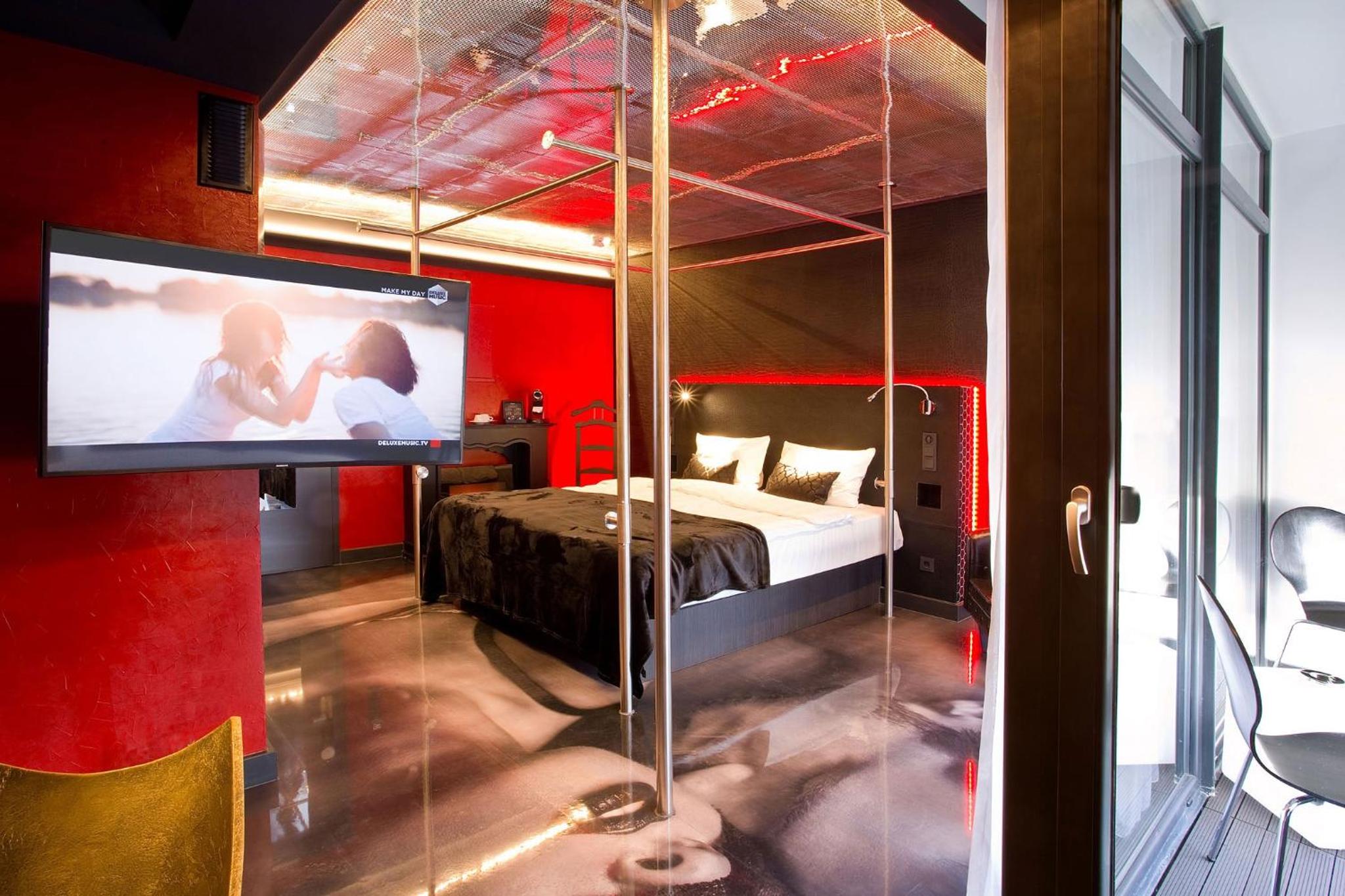 Shades of Stay Suite - Photo 1