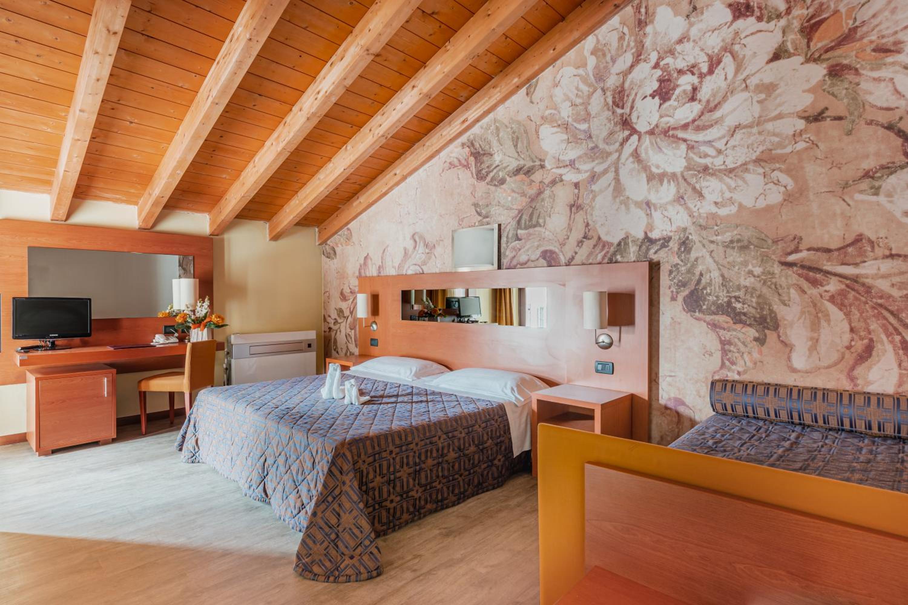 Superior Triple Room - Photo 3