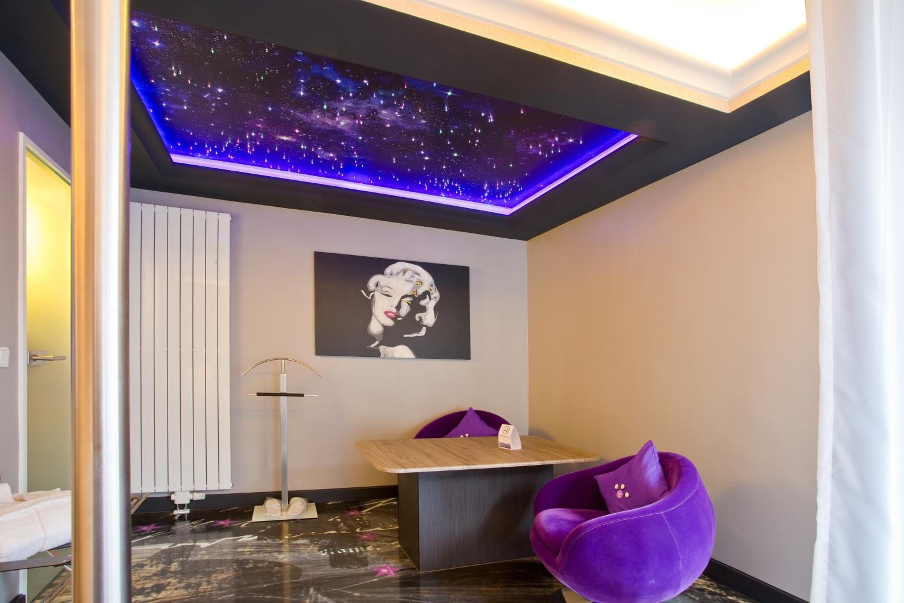 Hollywood Suite - Photo 6