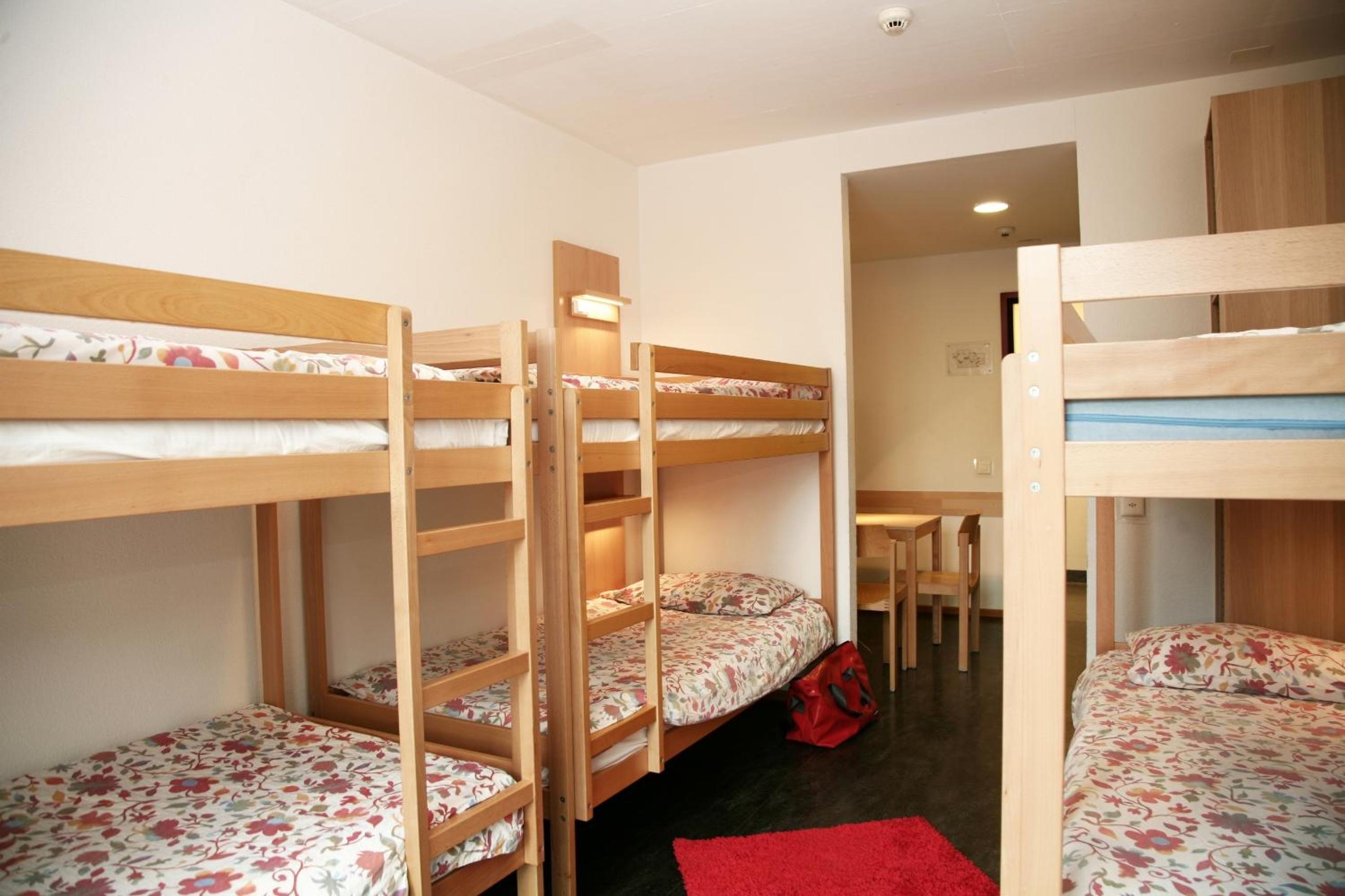 Single Bed in Mixed Dormitory Room with Shared Bathroom  photo 2