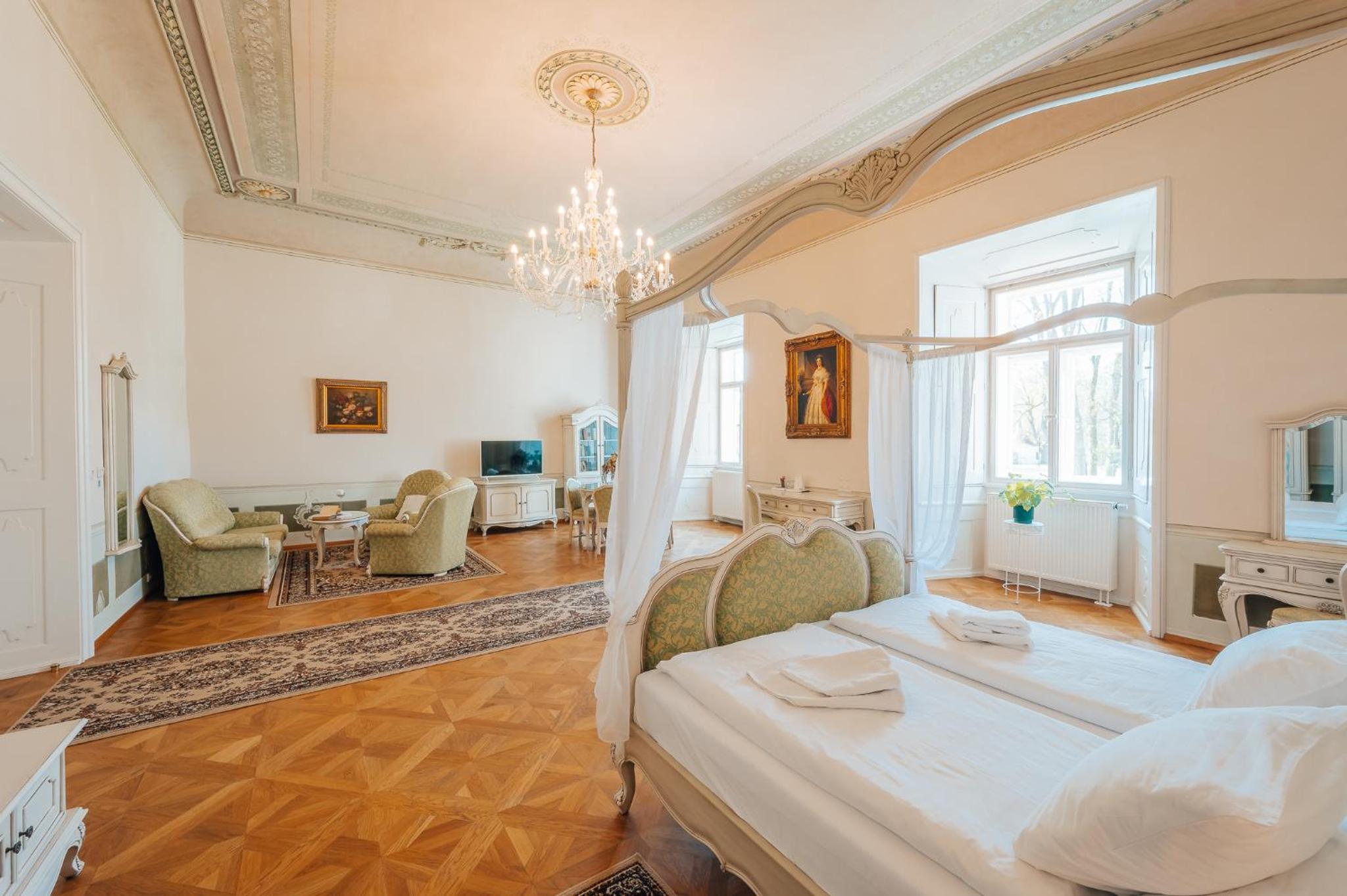 Royal Queen Room photo 1
