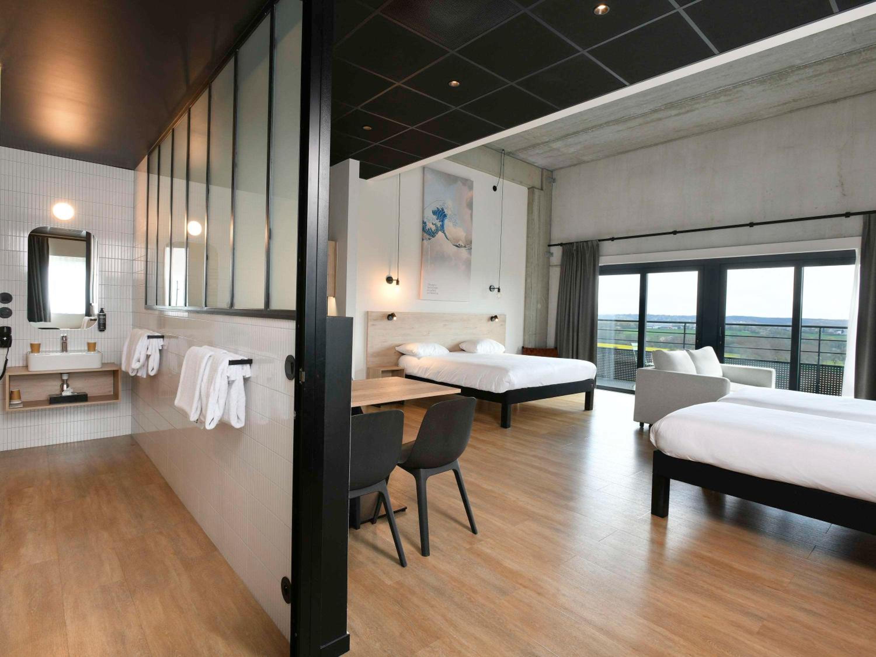 Apartment with Balcony - Photo 1