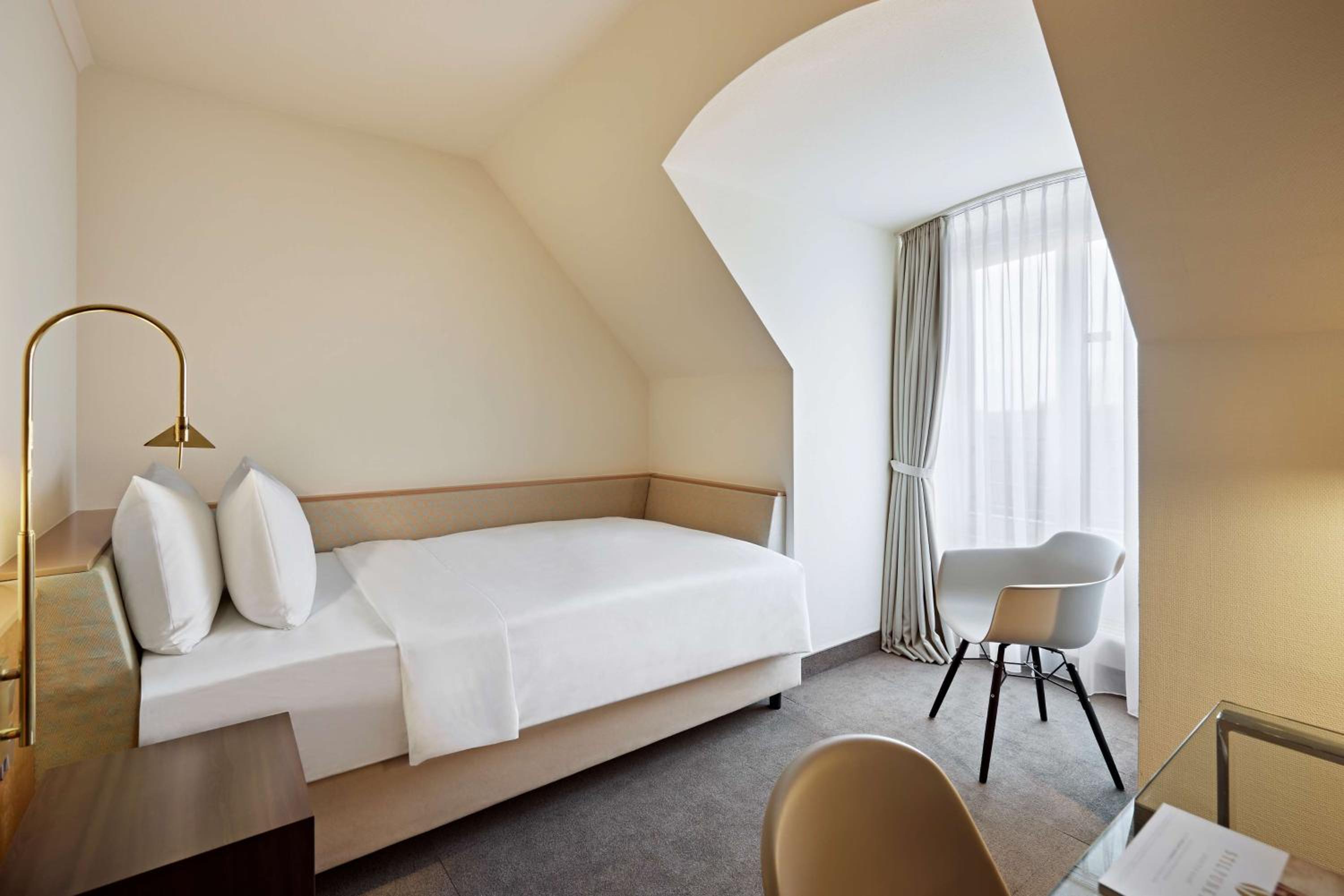 Single Room - Photo 8