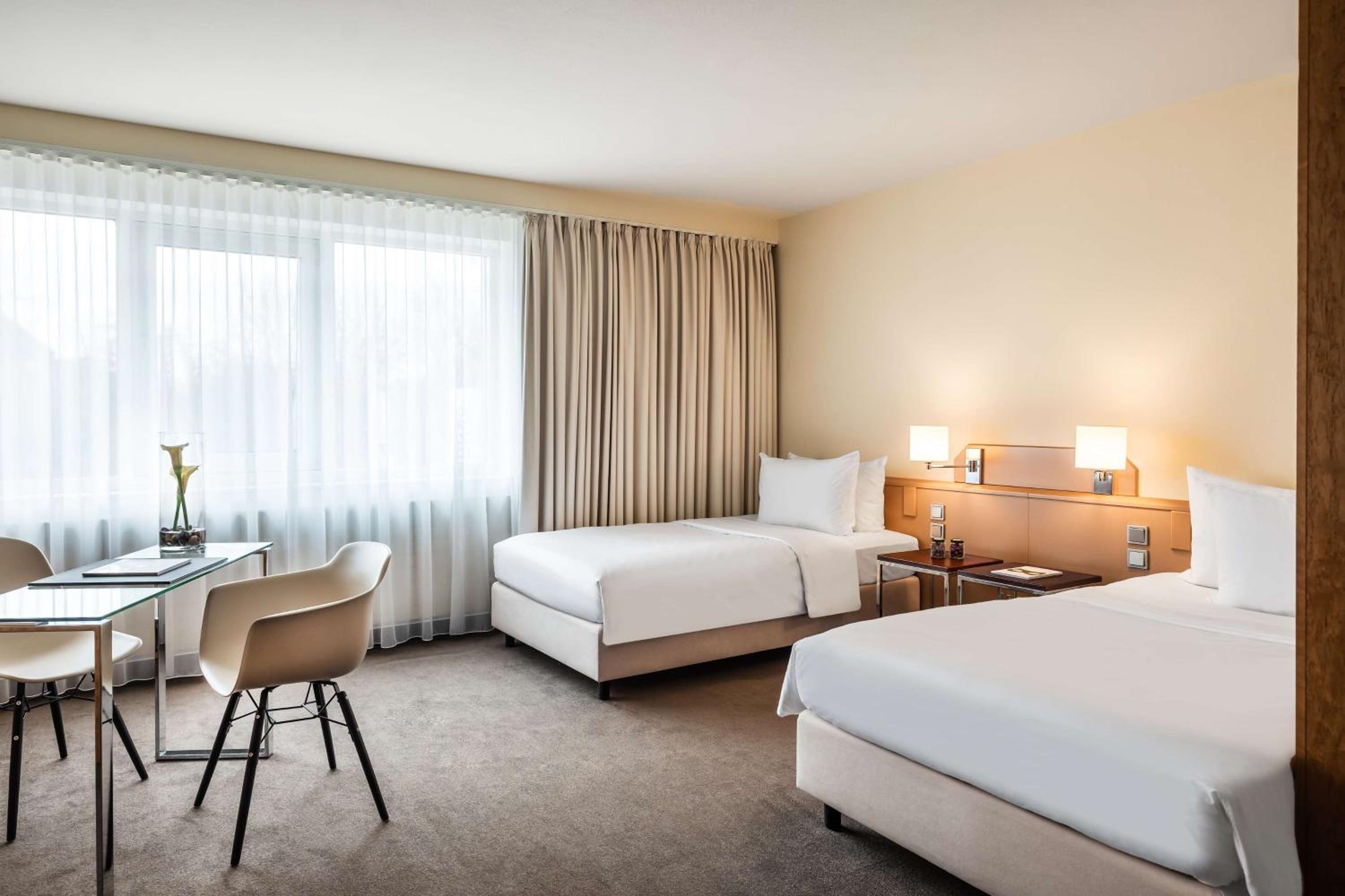 Deluxe Twin Room - Photo 11