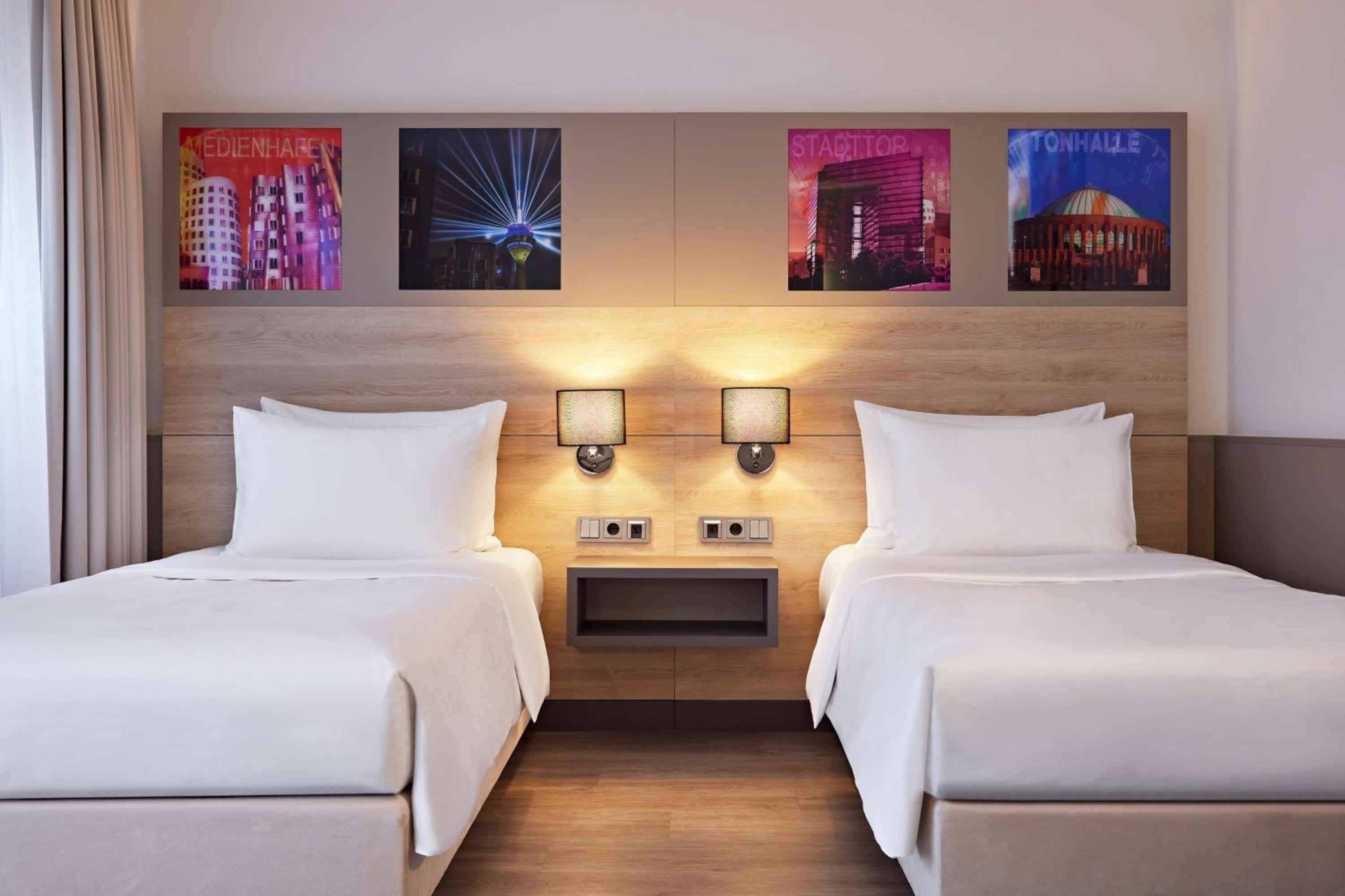 Deluxe Twin Room - Photo 10