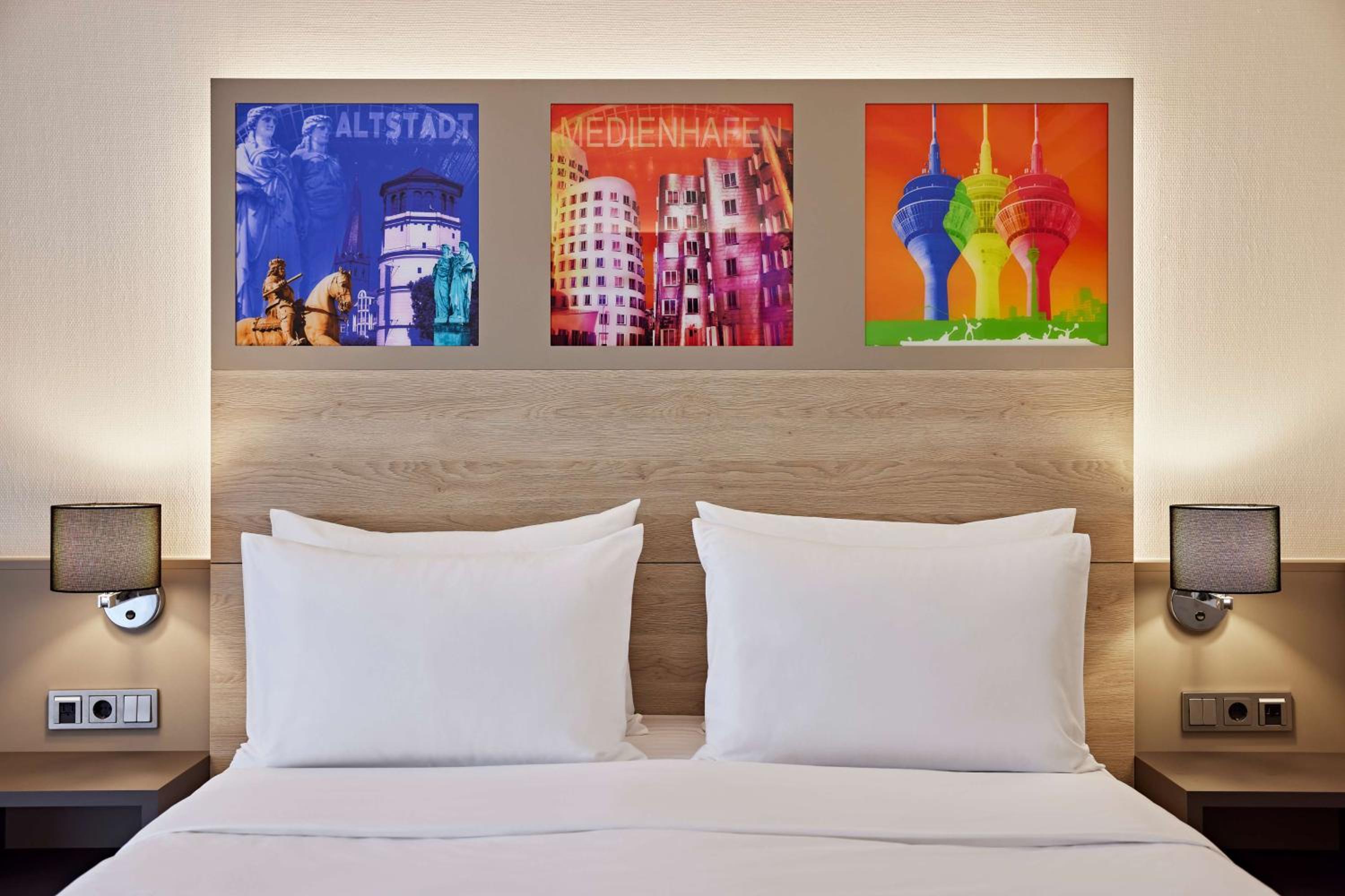 Junior Suite with Balcony and Kitchenette thumbnail 6