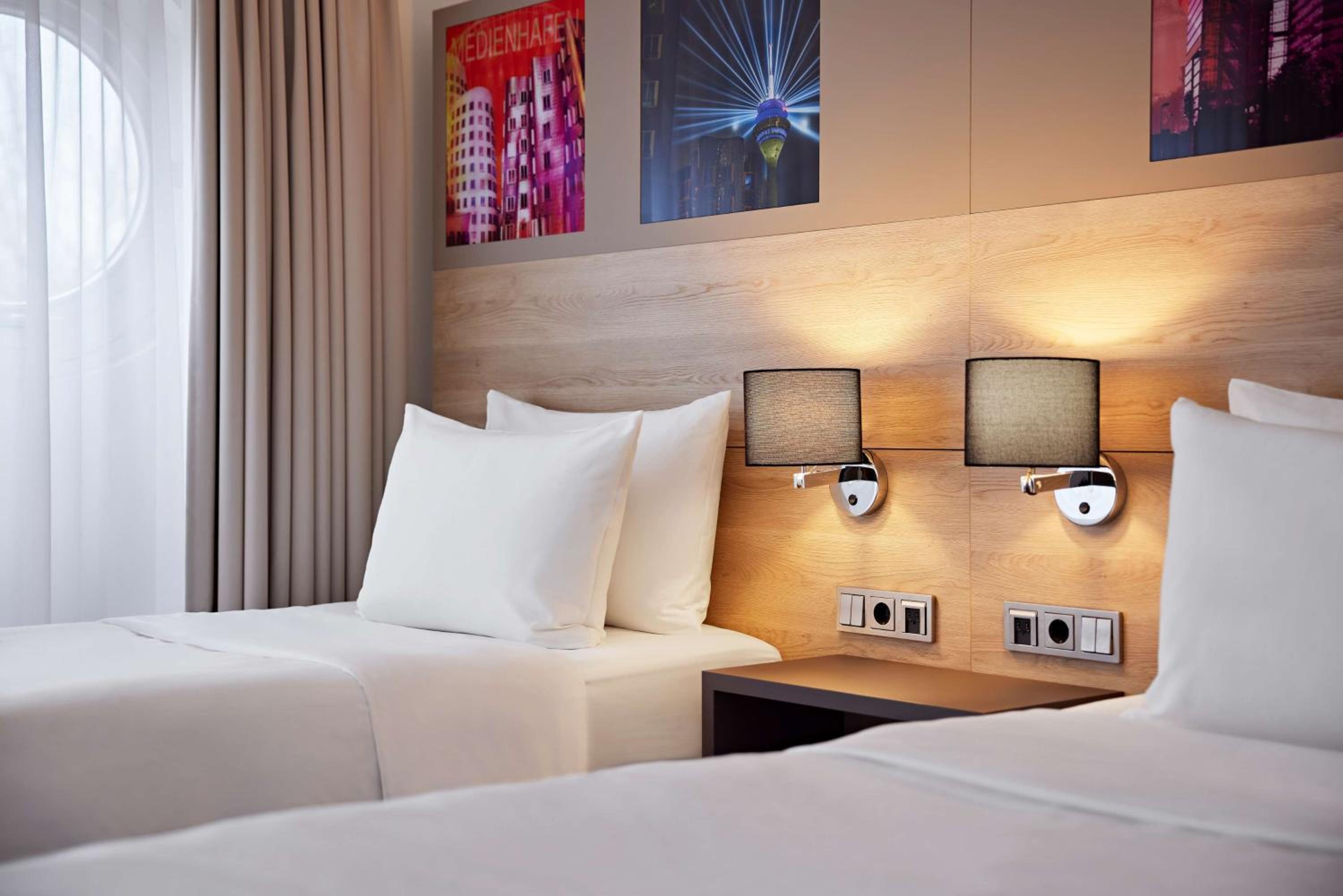 Deluxe Twin Room - Photo 9
