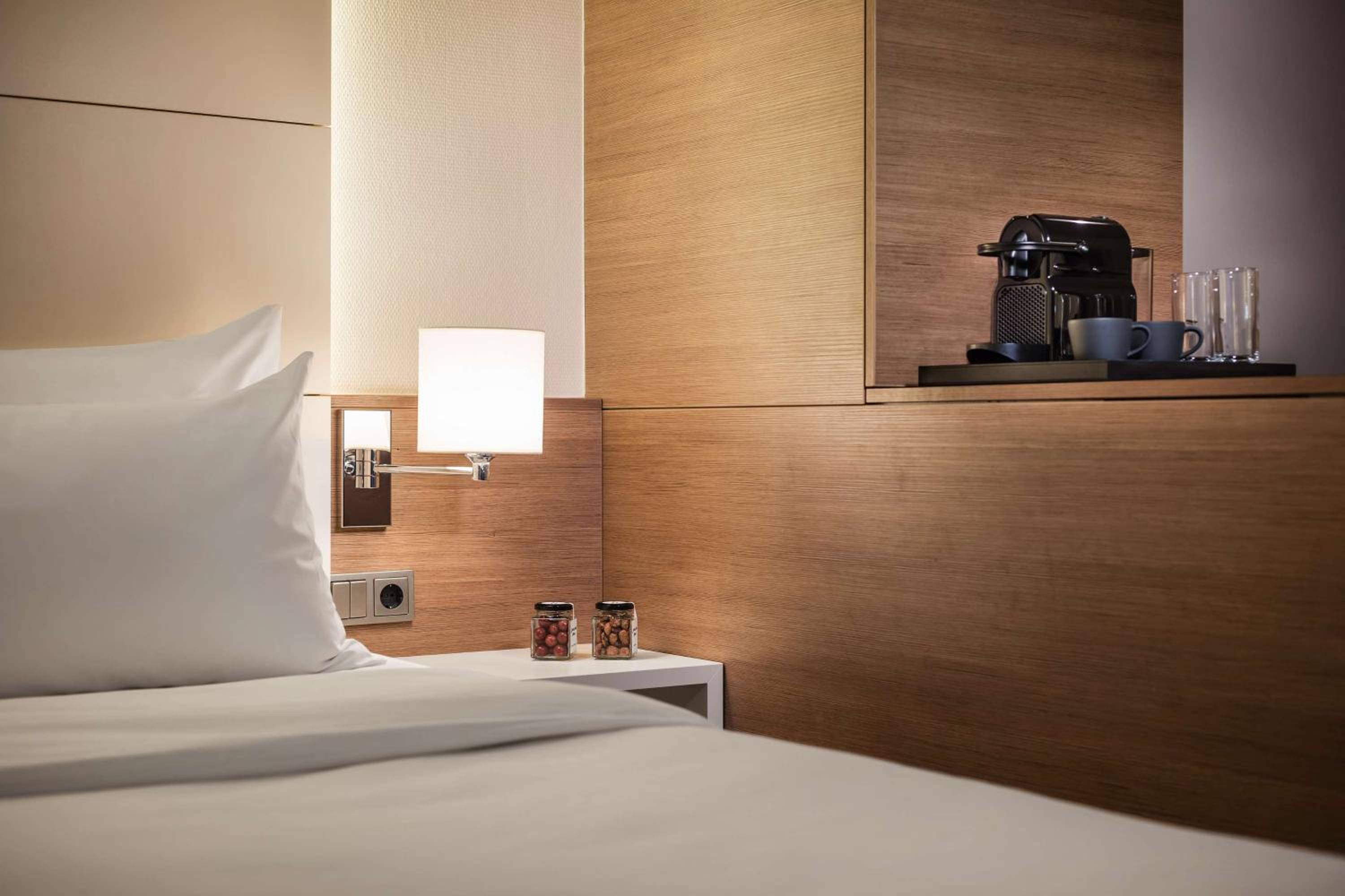 Junior Suite with Sofa Bed - Photo 13
