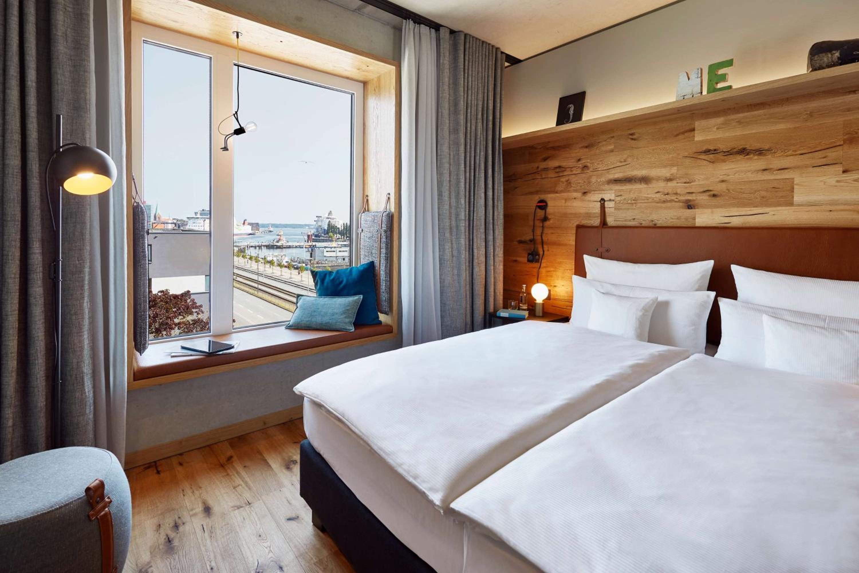 King Room with Harbor View - High Floor