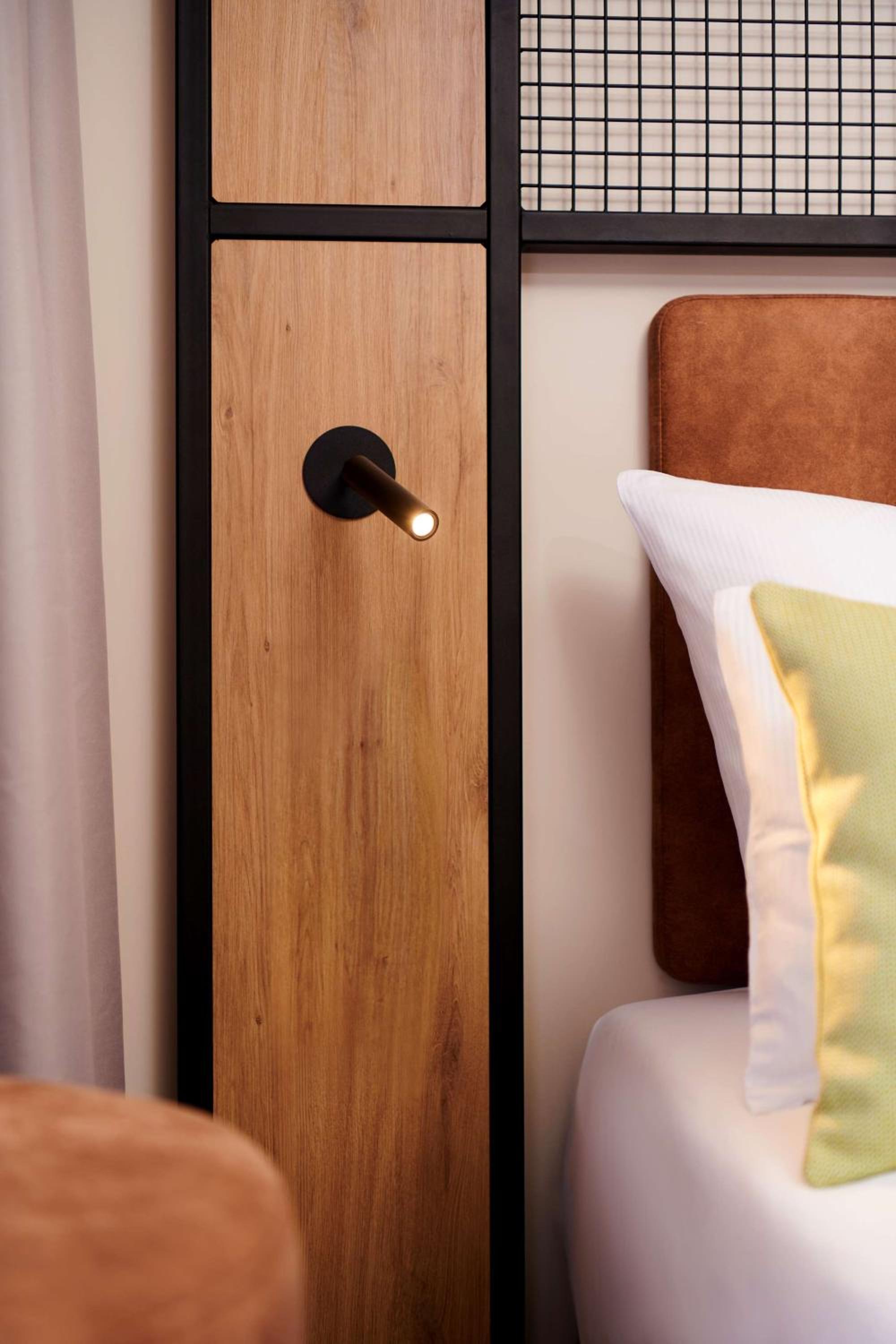 King Room thumbnail 5