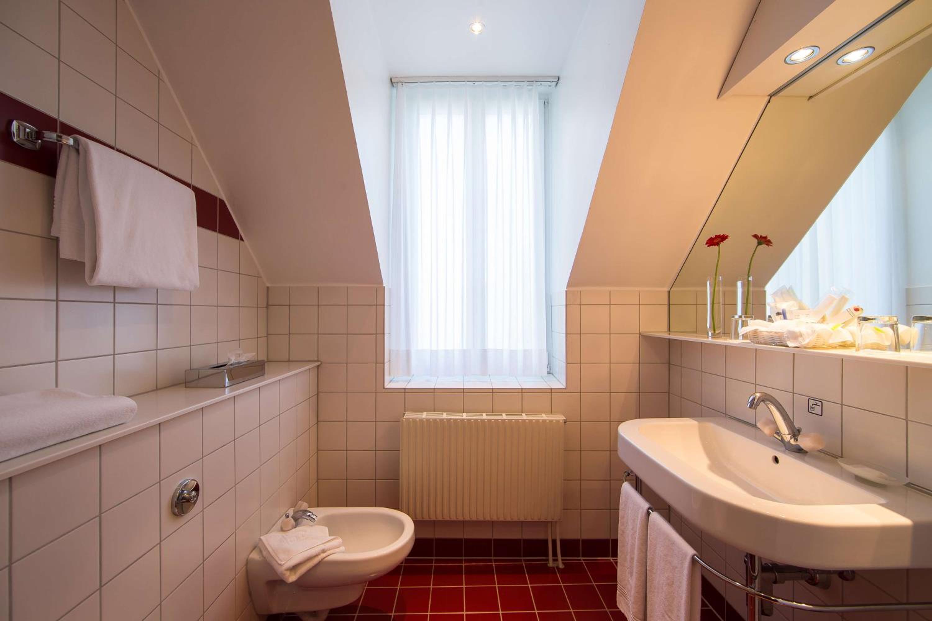 Deluxe Junior Suite - Photo 11
