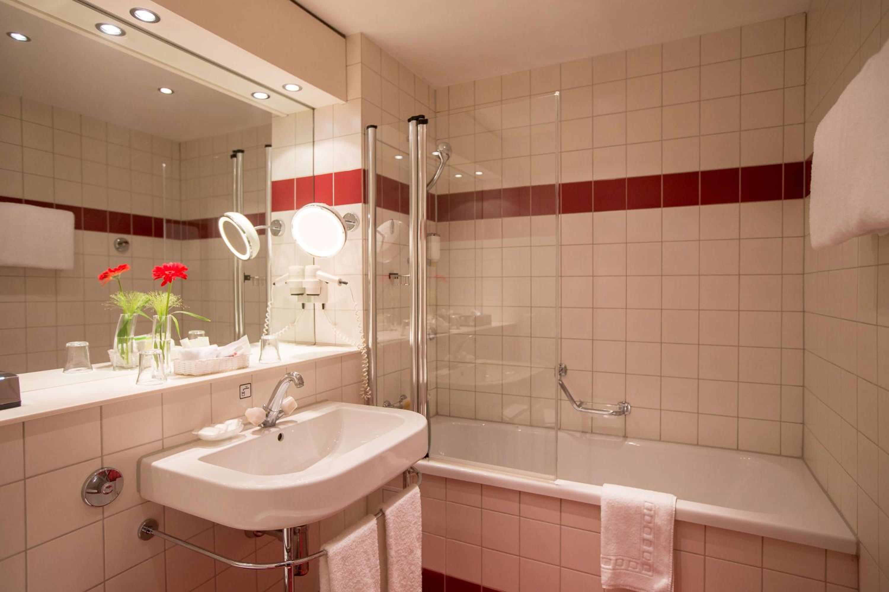 Queen Room - Photo 6