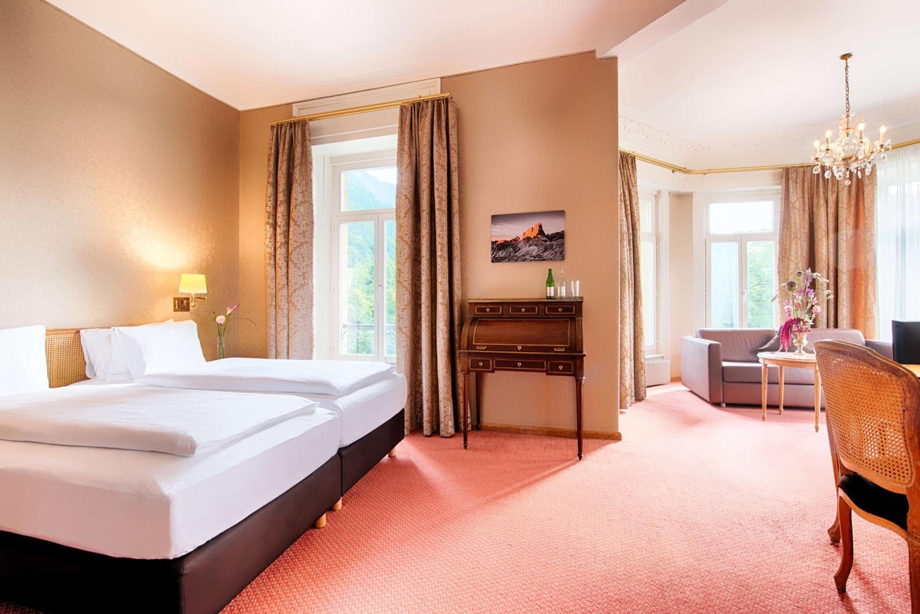 Deluxe Junior Suite - Photo 8
