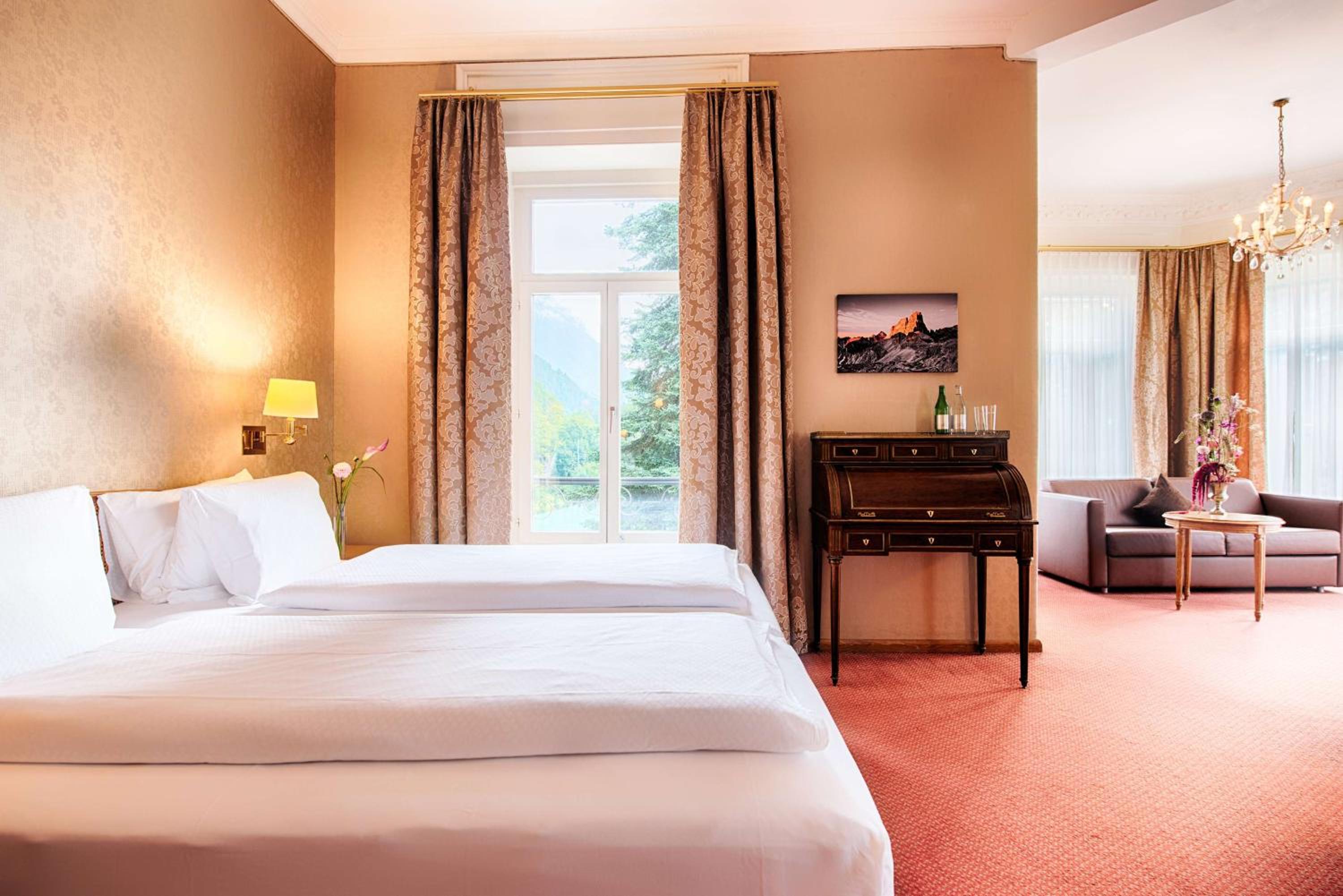 Deluxe Junior Suite - Photo 9