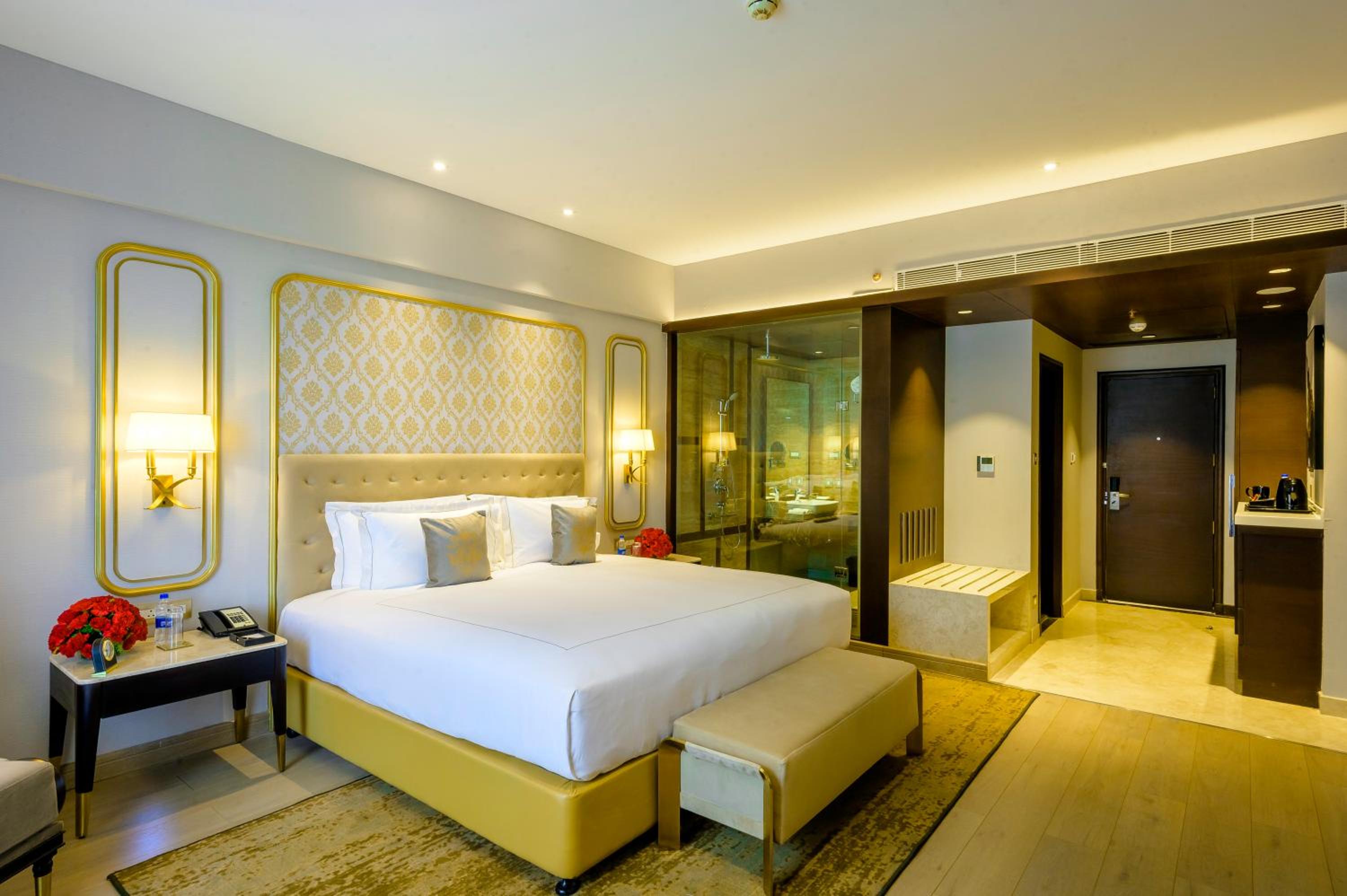 Deluxe King Room - Photo 5