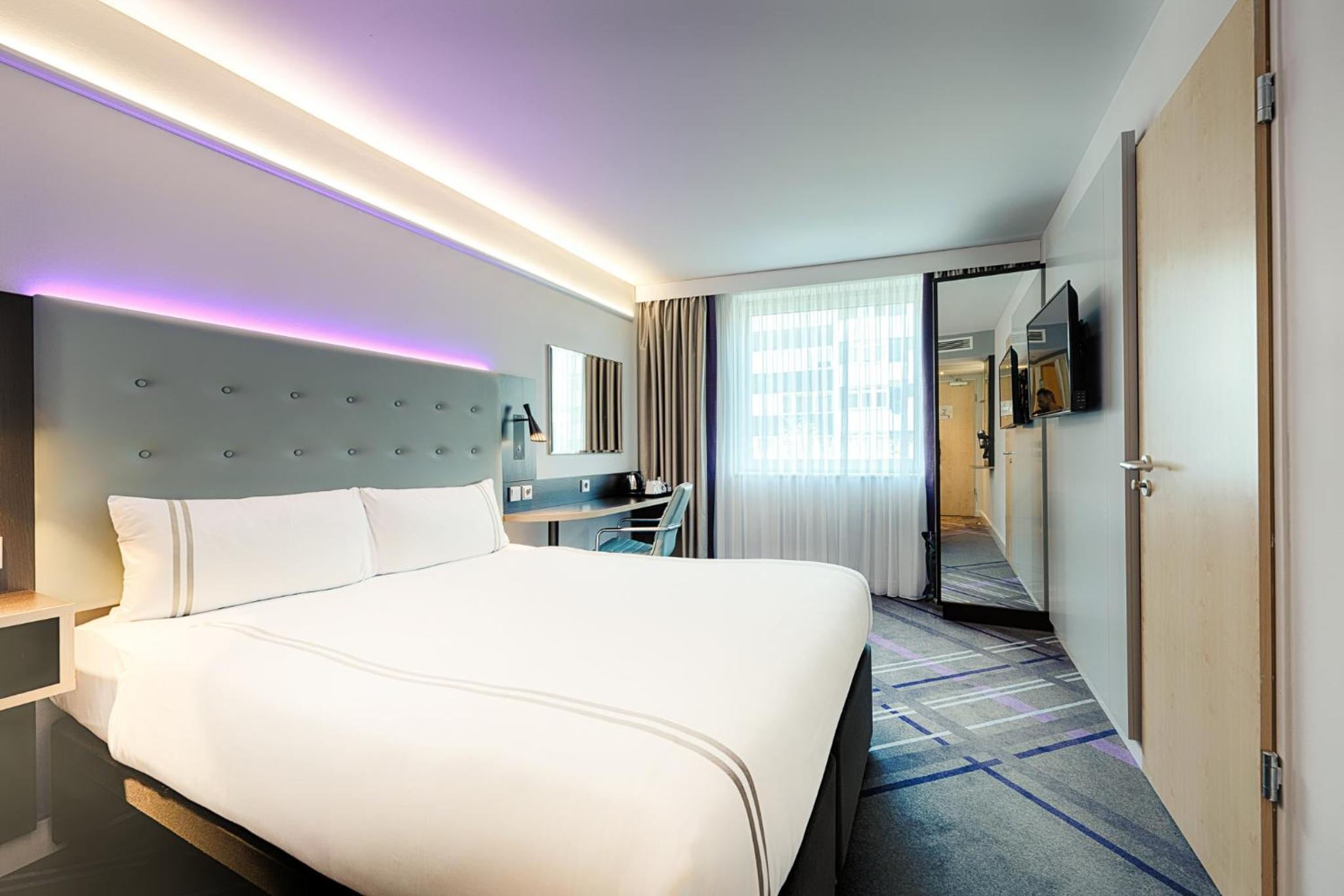 Double Room - Disability Access w/ walk in shower