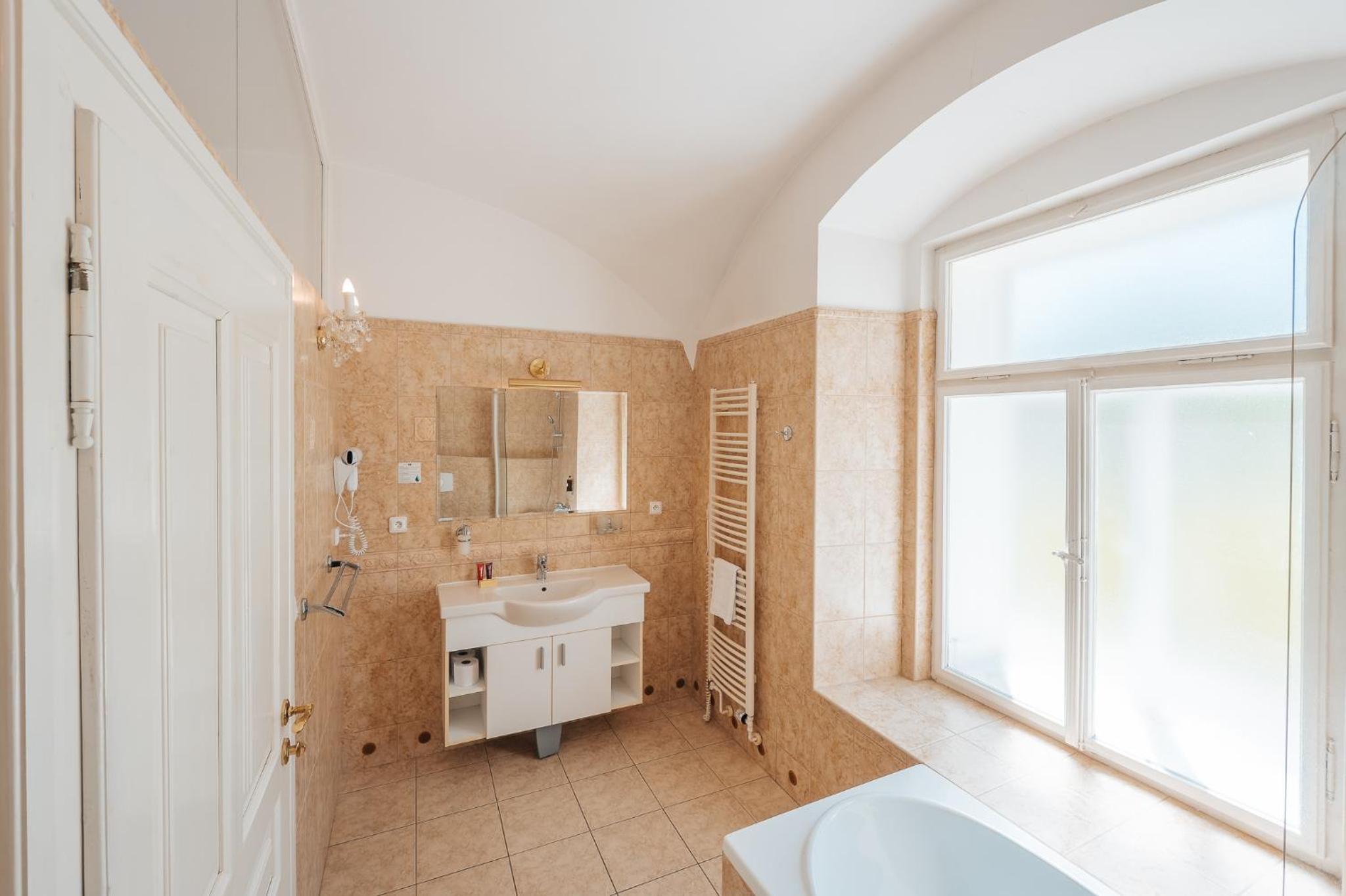 Deluxe Double or Twin Room photo 2