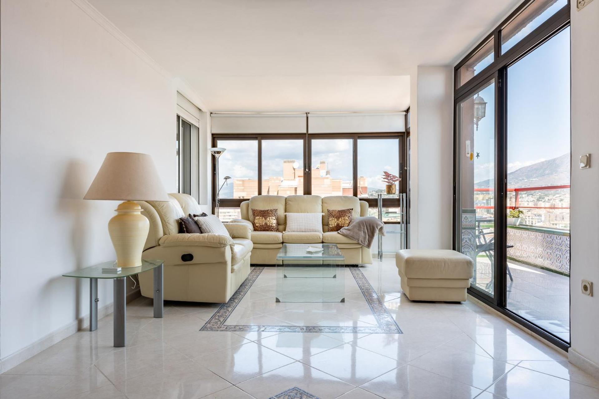 Apartamento con Balcón