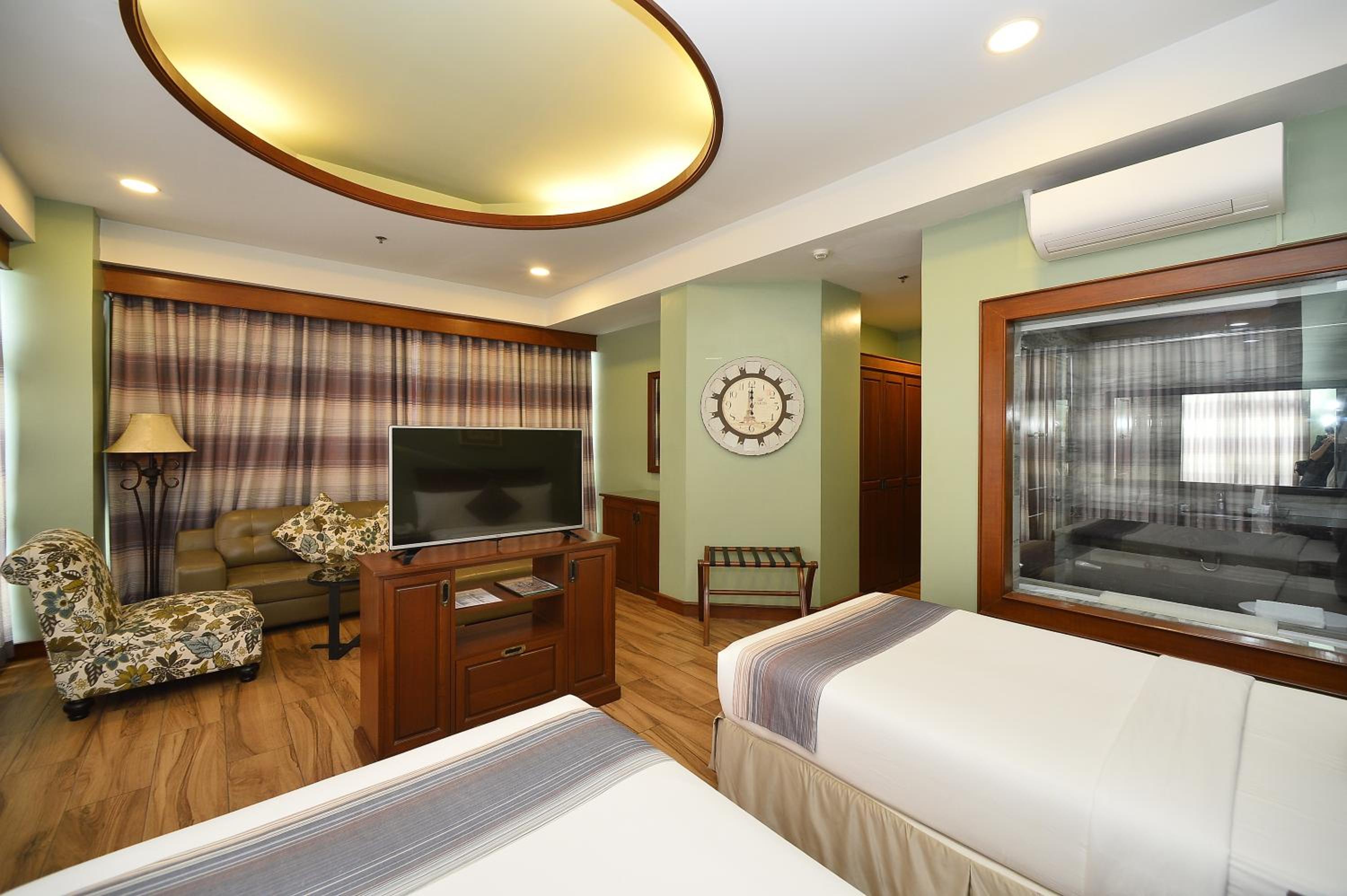 Paragon Junior Suite