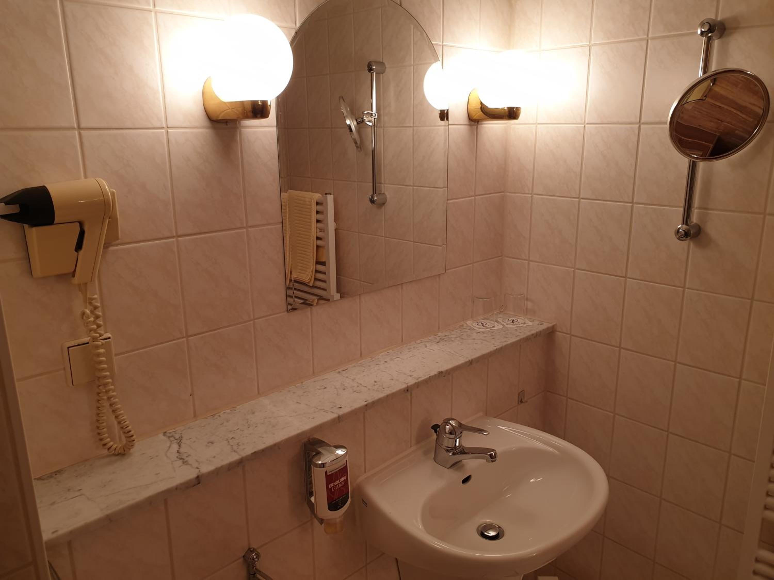Standard Twin Room photo 3