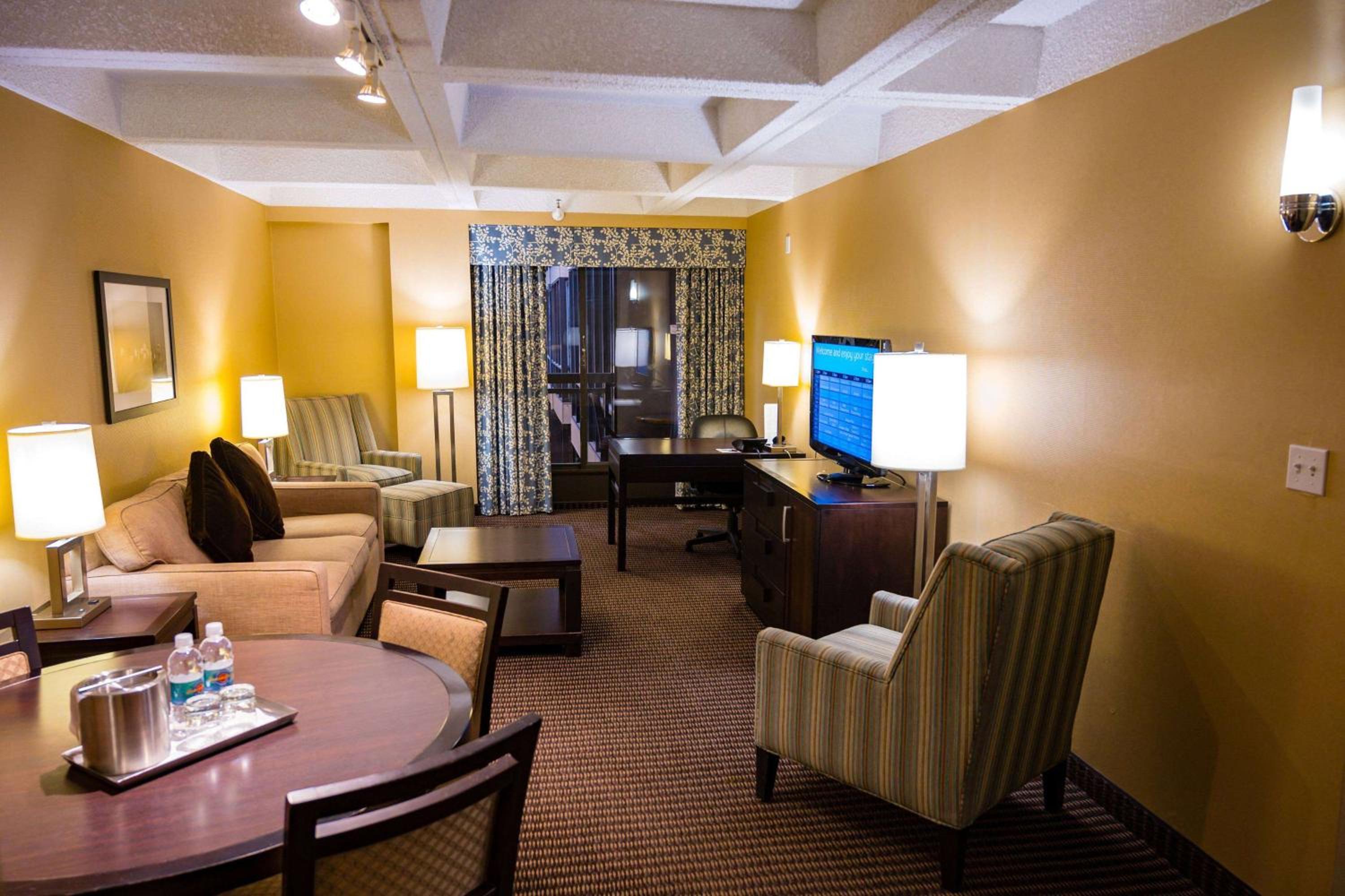 King Suite with Jetted Tub, Non-Smoking - Photo 1