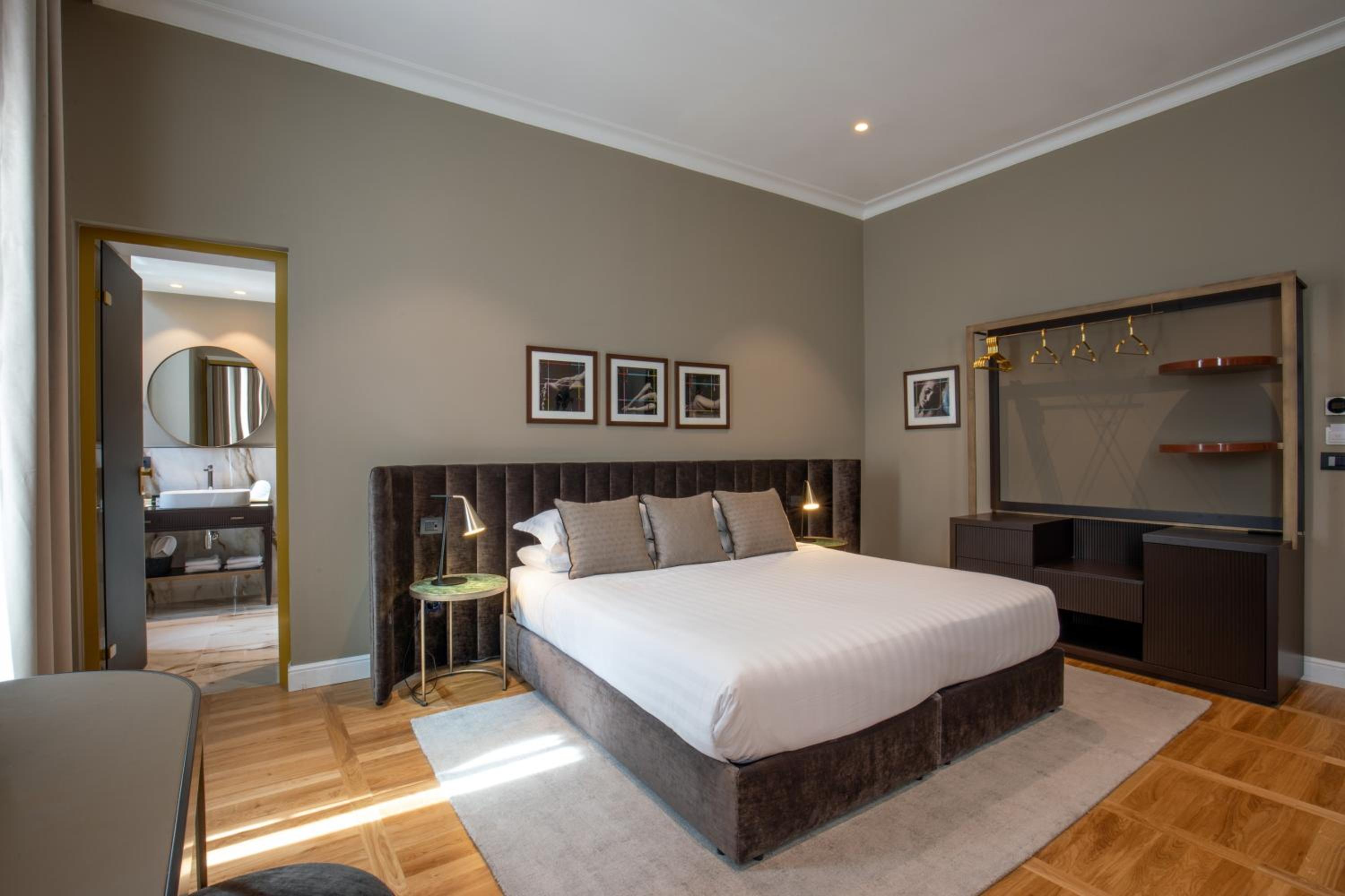 Junior Suite - Via Mario de Fiori 59 A