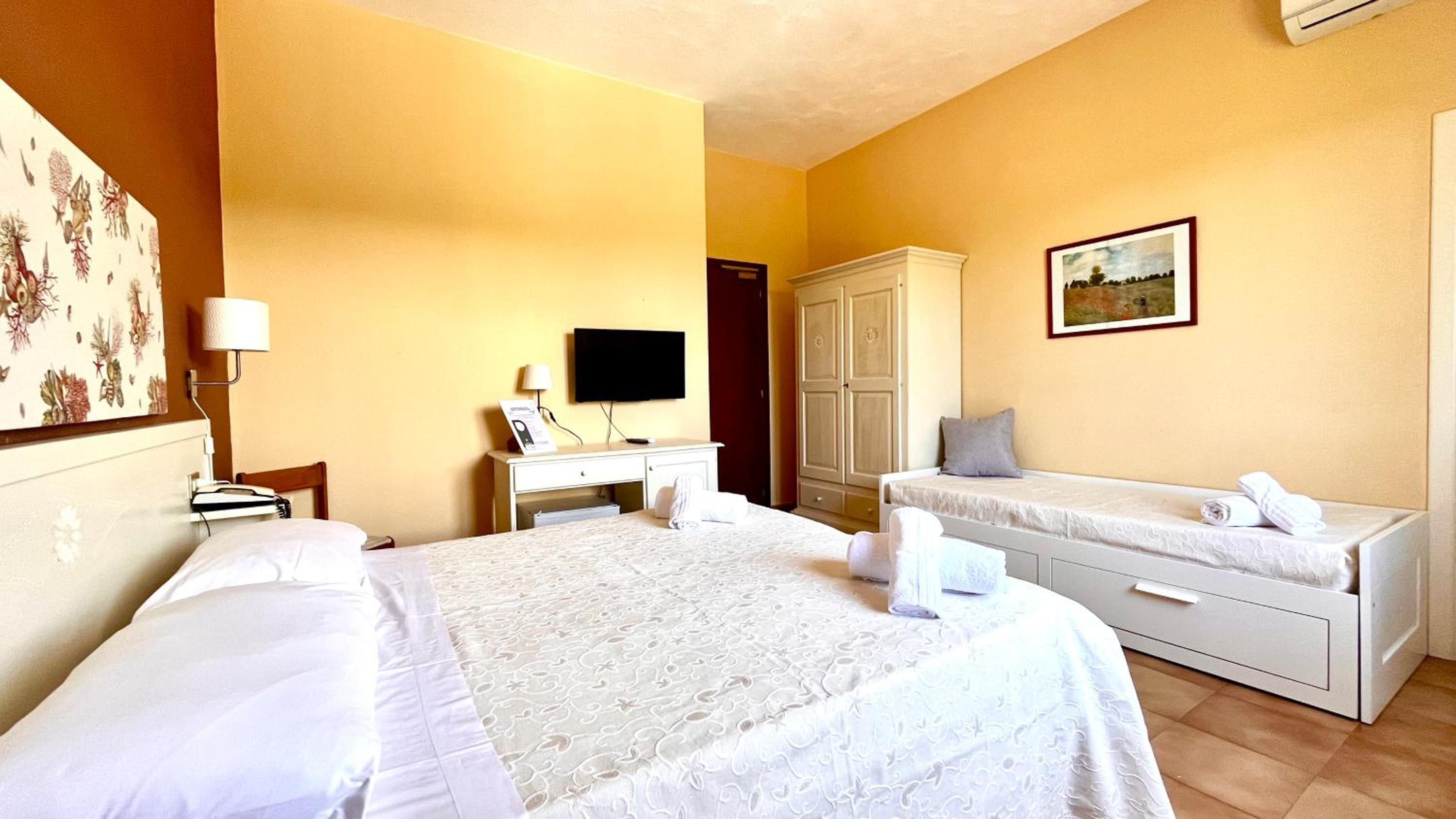 Triple Room with Garden View photo 2