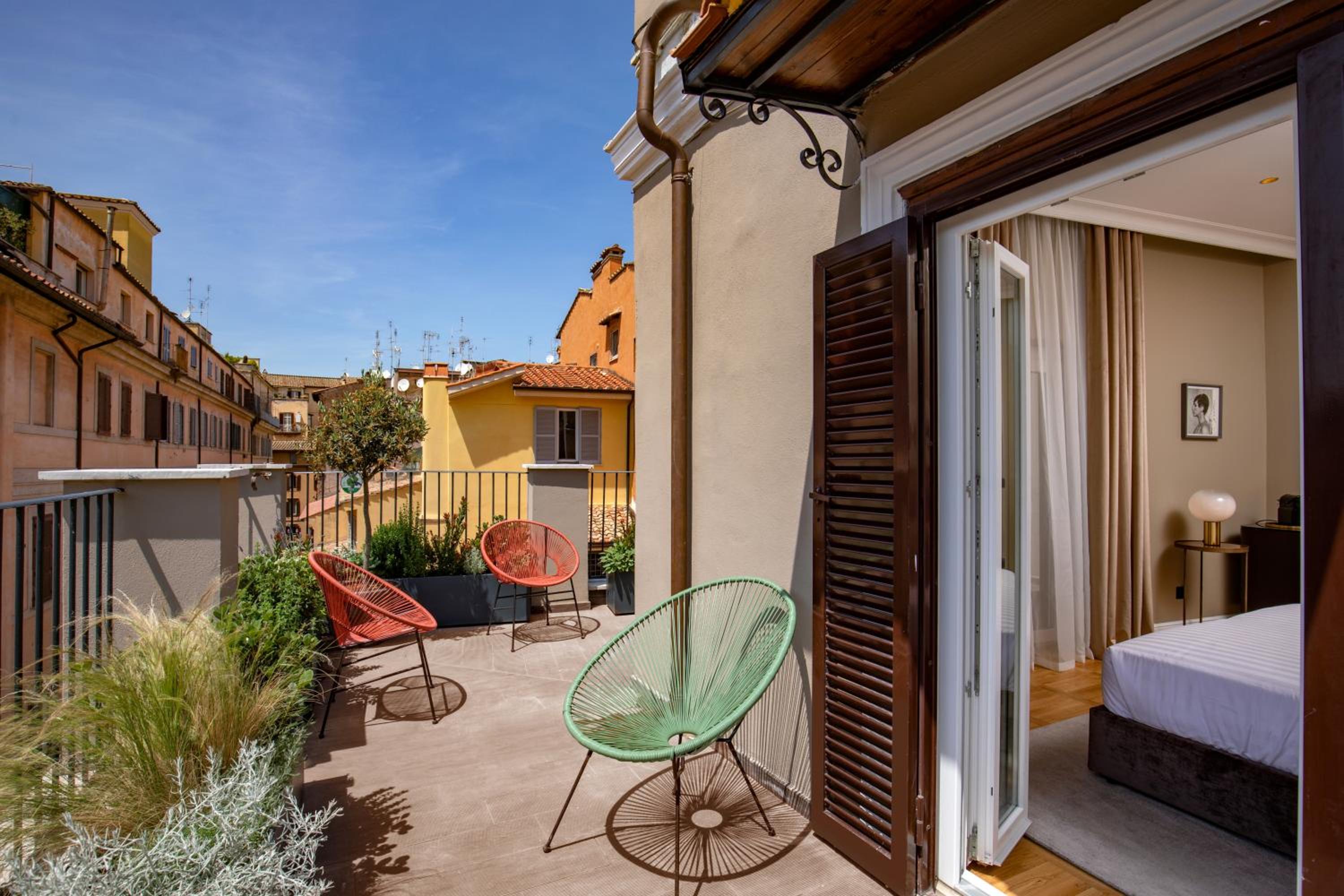 Two Connecting Double Rooms - Via del Corso 81 thumbnail 6