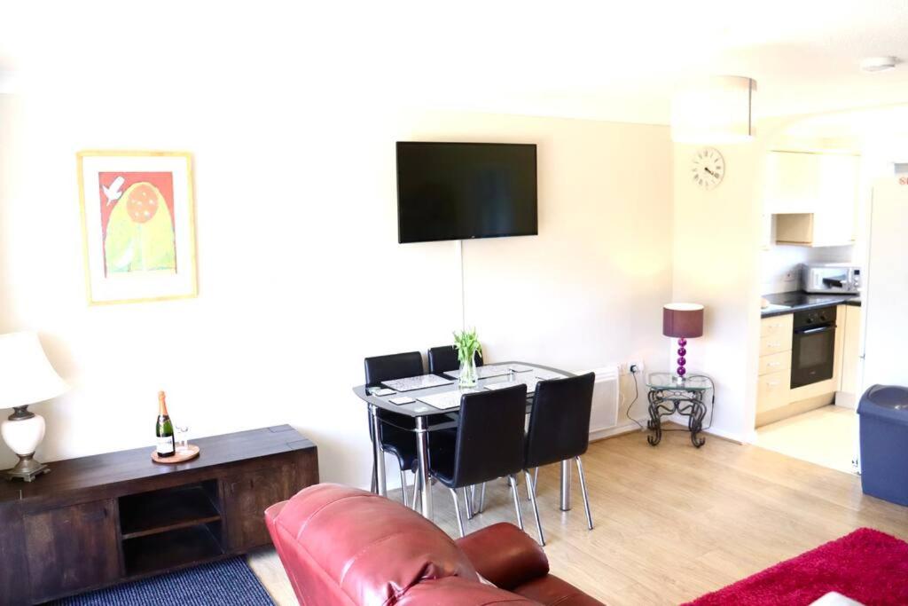 Three-Bedroom House photo 1