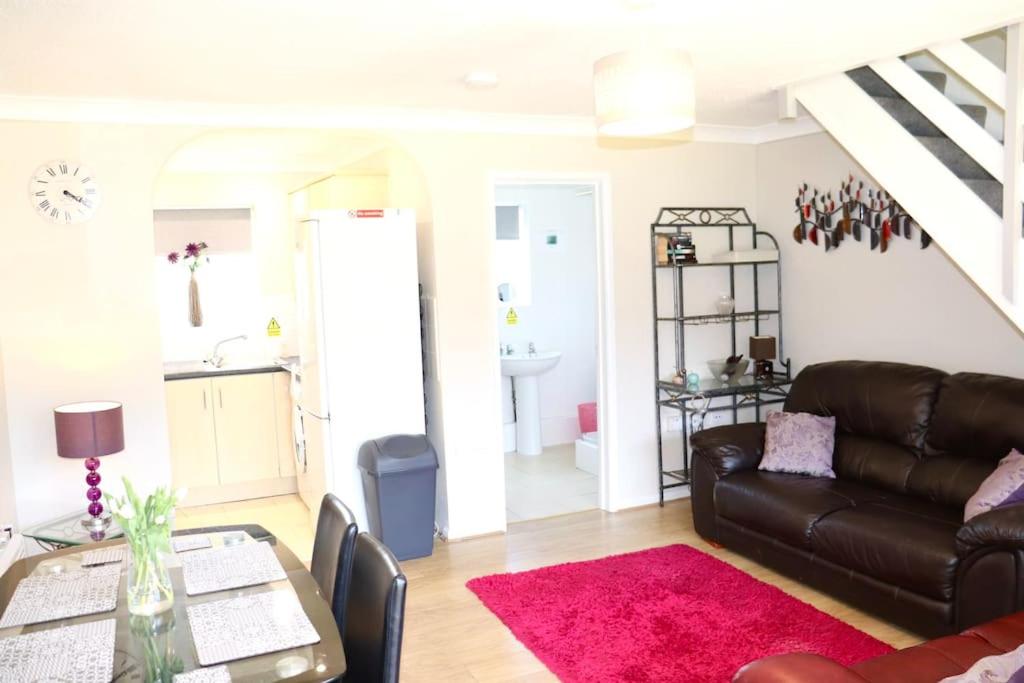 Three-Bedroom House photo 2