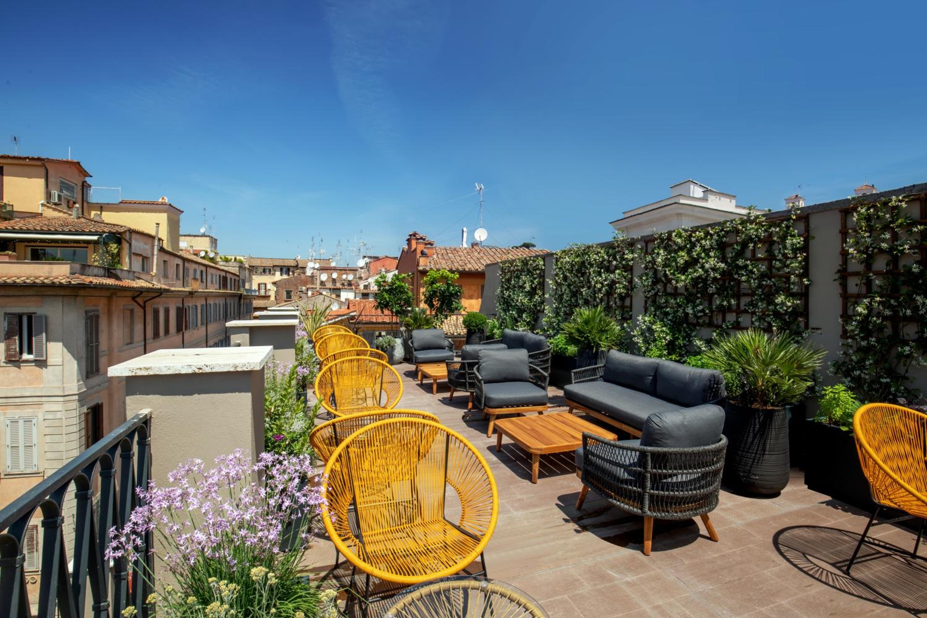 Junior Suite with Terrace - Via Mario de Fiori 59 A